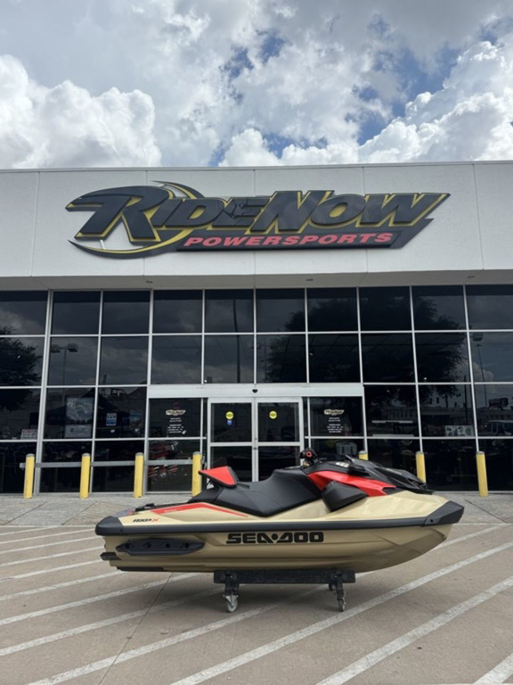 2025 Sea-Doo RXP-X 325 Tech, BRP Premium A, iBR Metallic Tan / La in plano TX