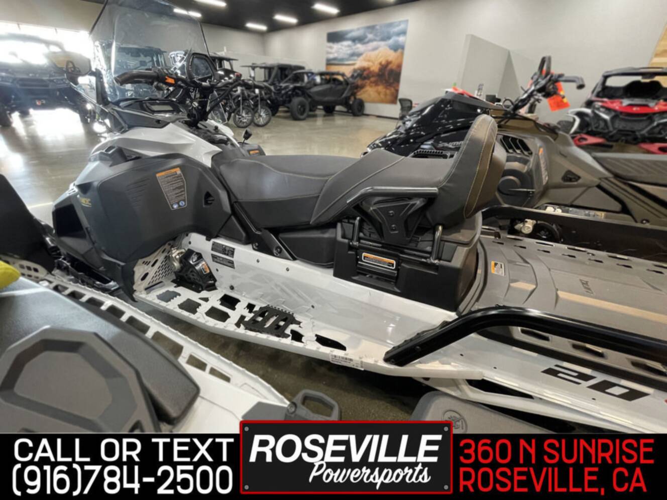 A photo of this 2025 Ski-Doo Skandic LE 900 ACE 20 Silent Cobra WT 1.5_Grey 900 ACE 