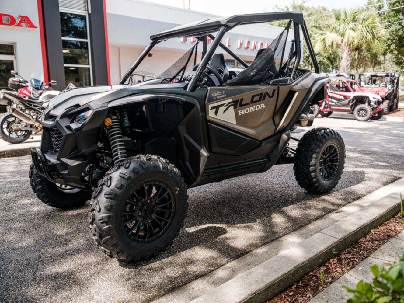A photo of this 2026 Honda® Talon 1000X FOX Live Valve