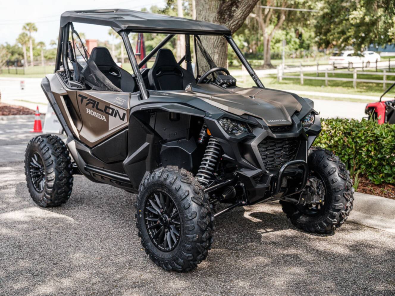 A photo of this 2026 Honda® Talon 1000X FOX Live Valve