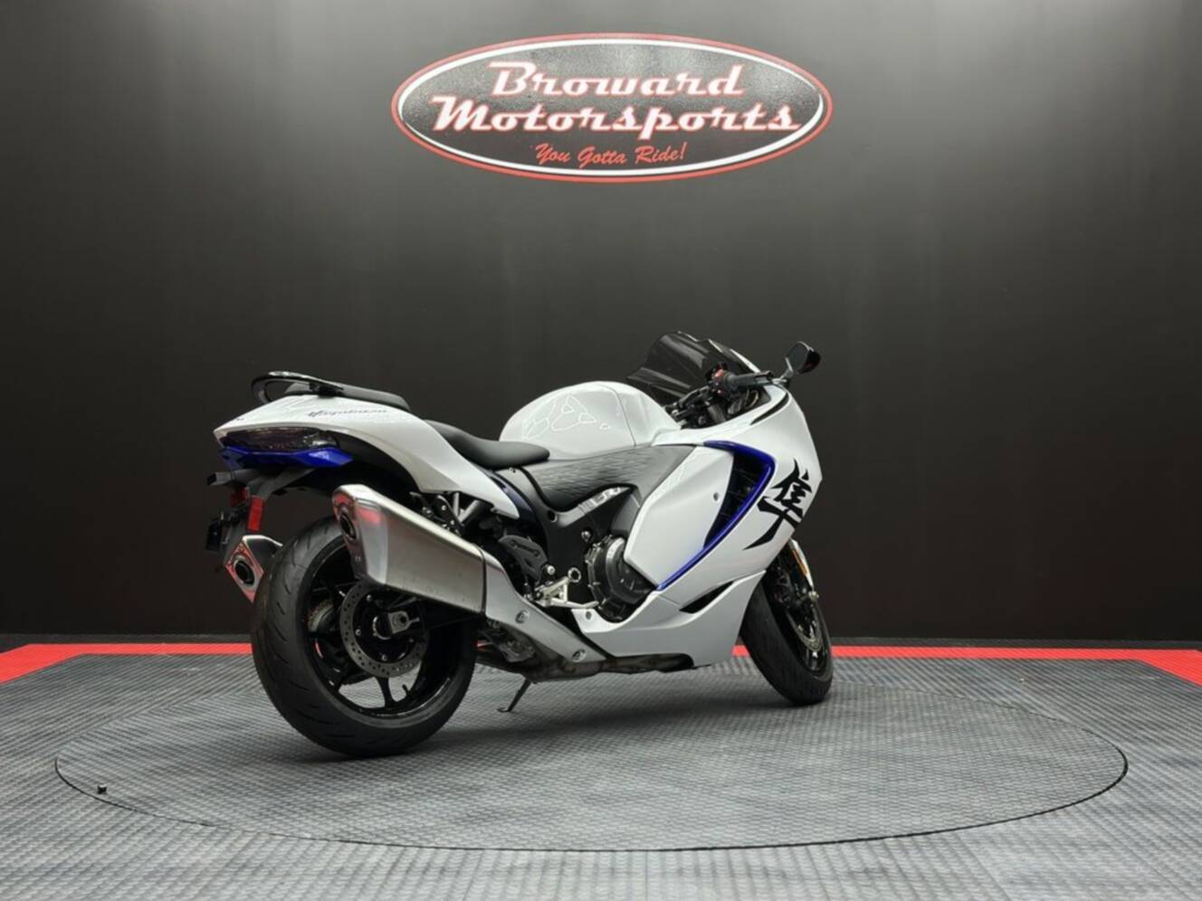 A photo of this 2026 Suzuki Hayabusa