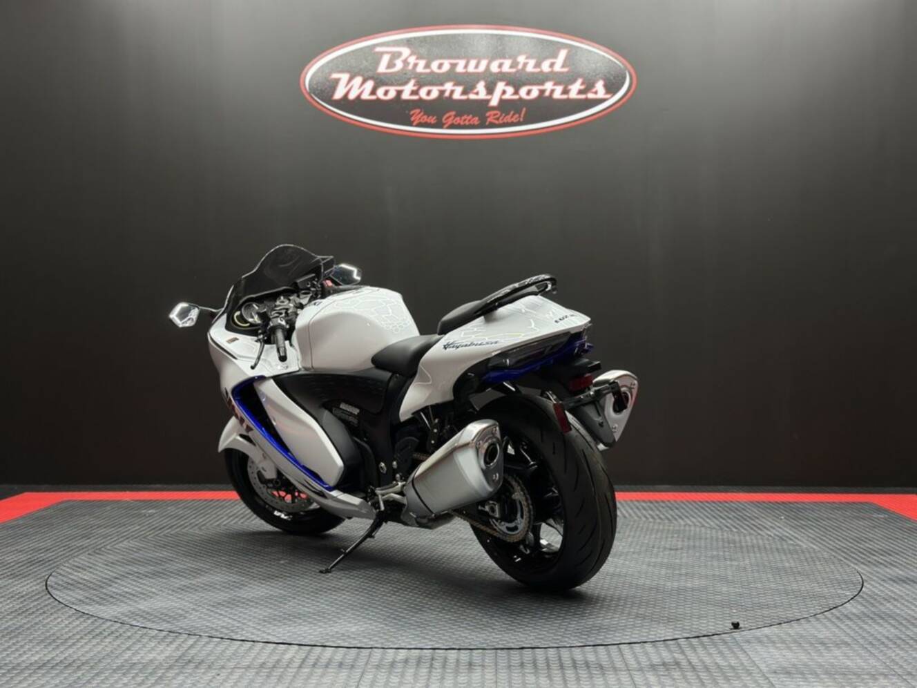 A photo of this 2026 Suzuki Hayabusa