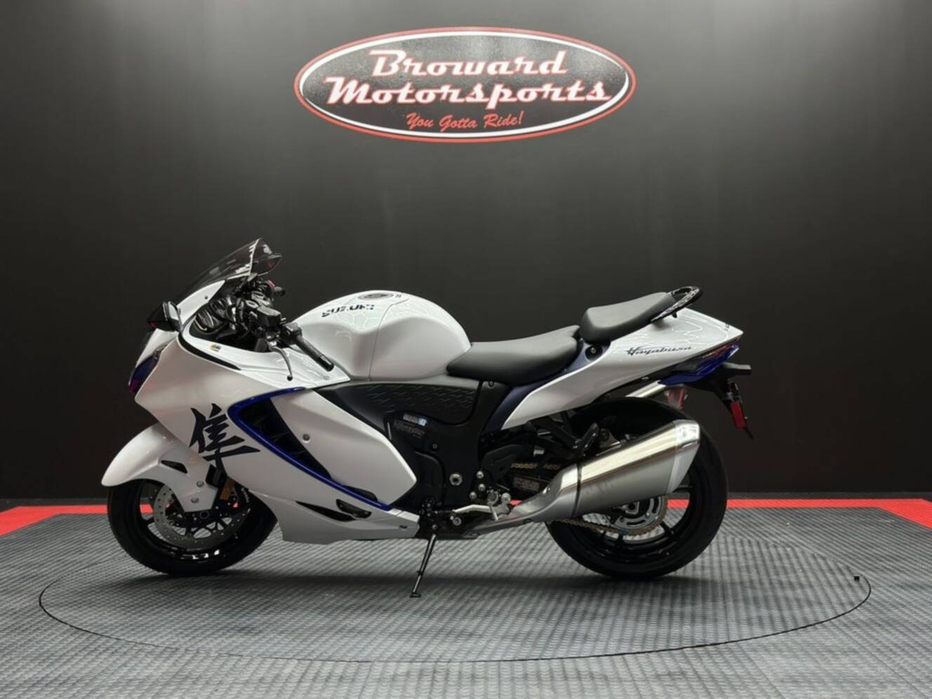 A photo of this 2026 Suzuki Hayabusa