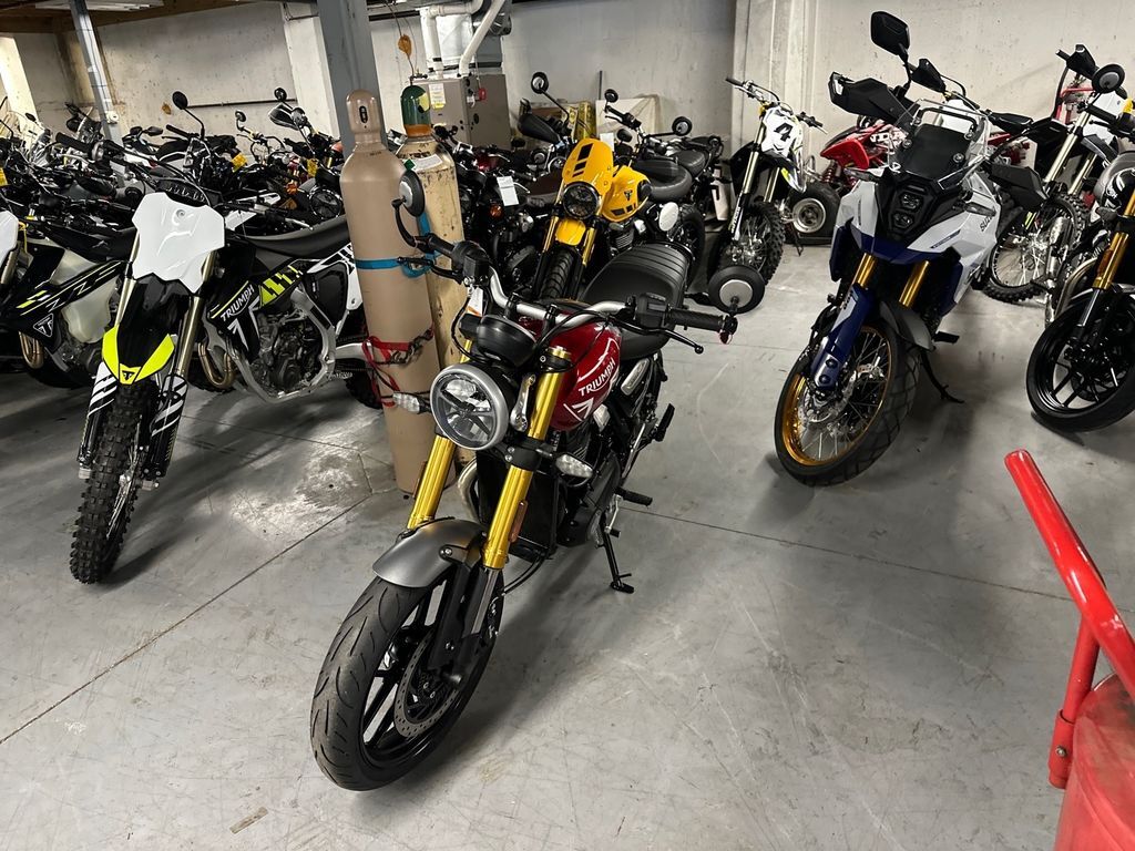 2025 Triumph Speed 400 Carnival Red / Storm Grey BASE in Augusta, ME