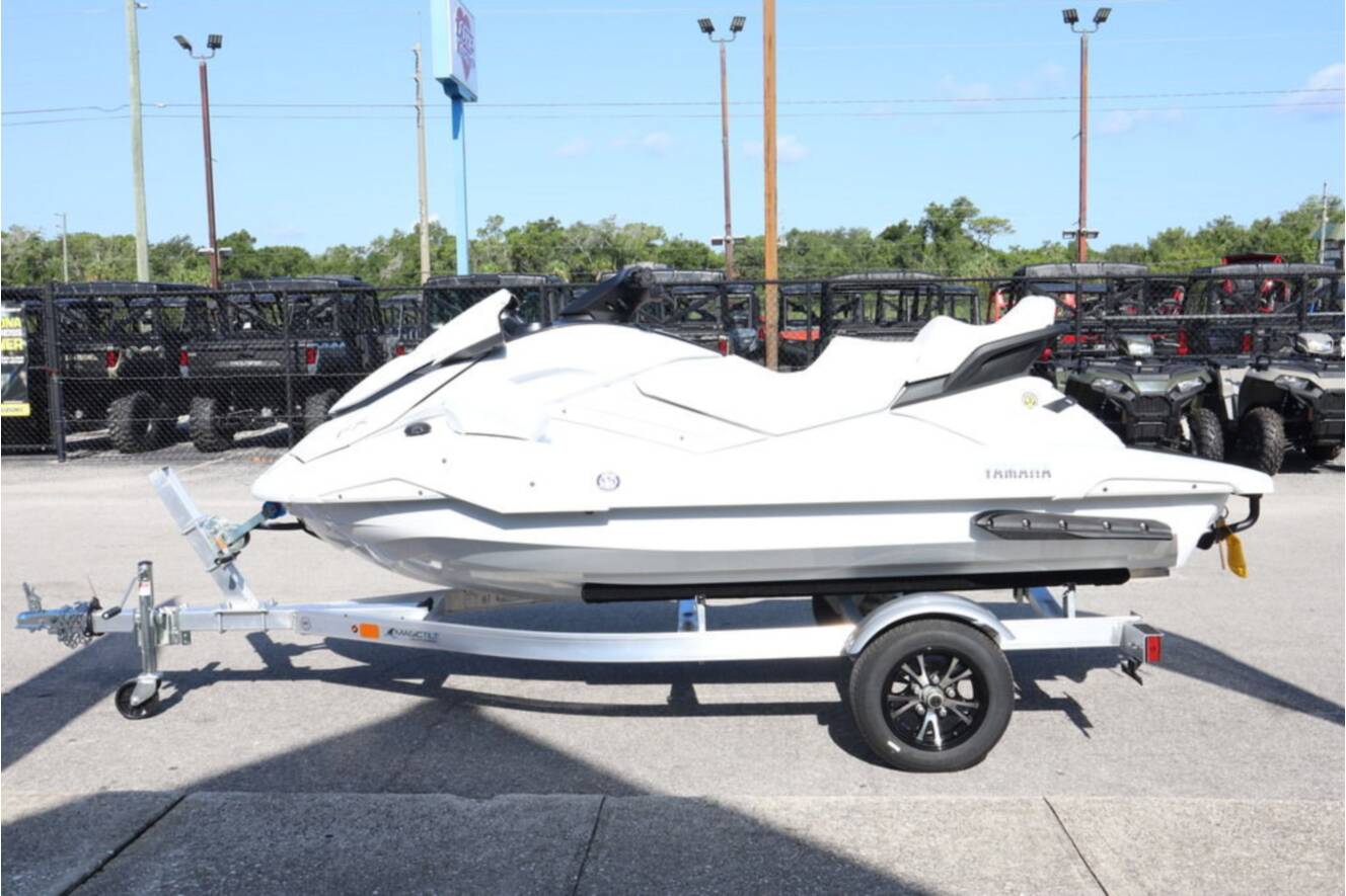 A photo of this 2026 Yamaha Waverunners FX Cruiser SVHO®