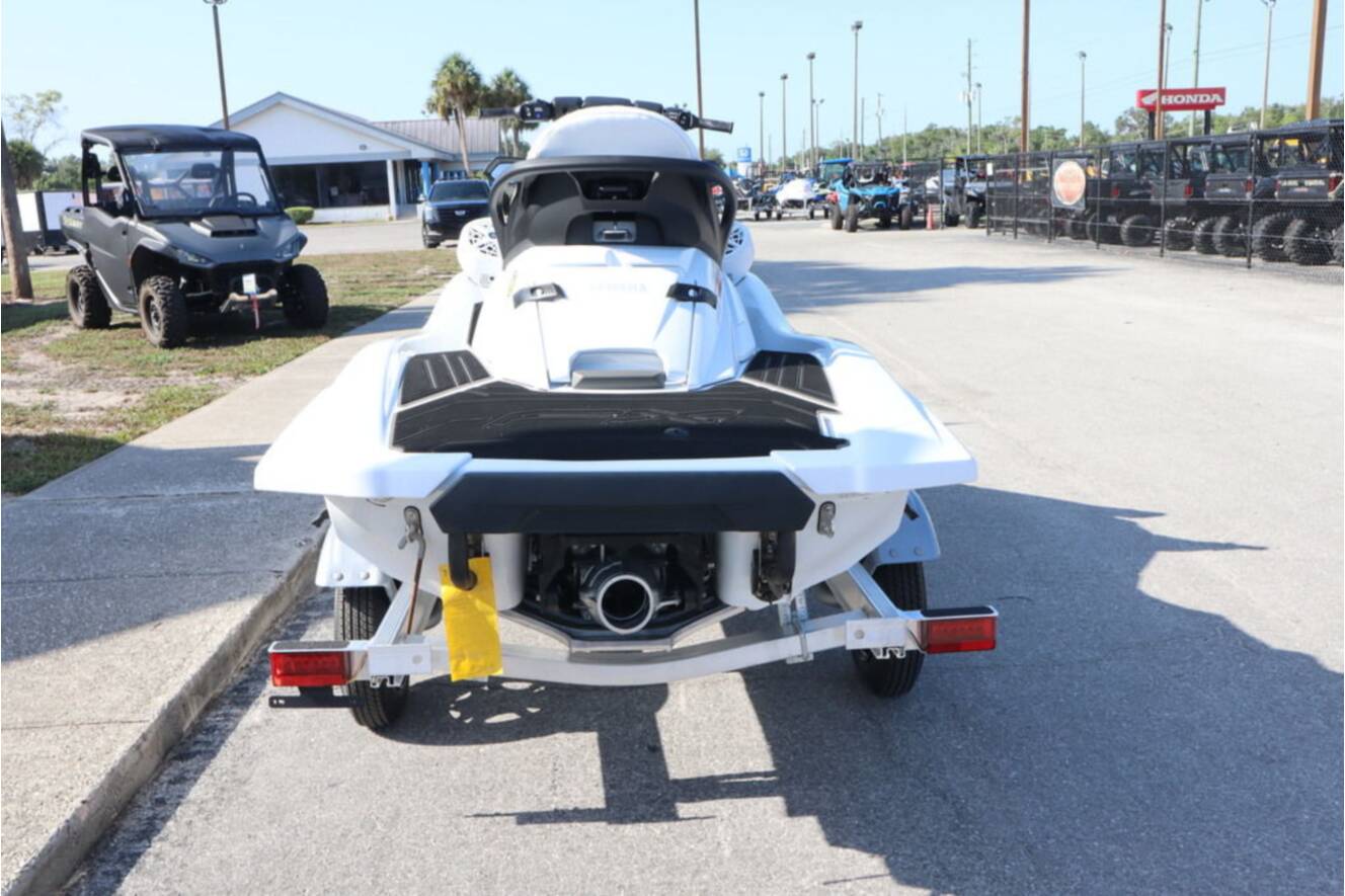 A photo of this 2026 Yamaha Waverunners FX Cruiser SVHO®