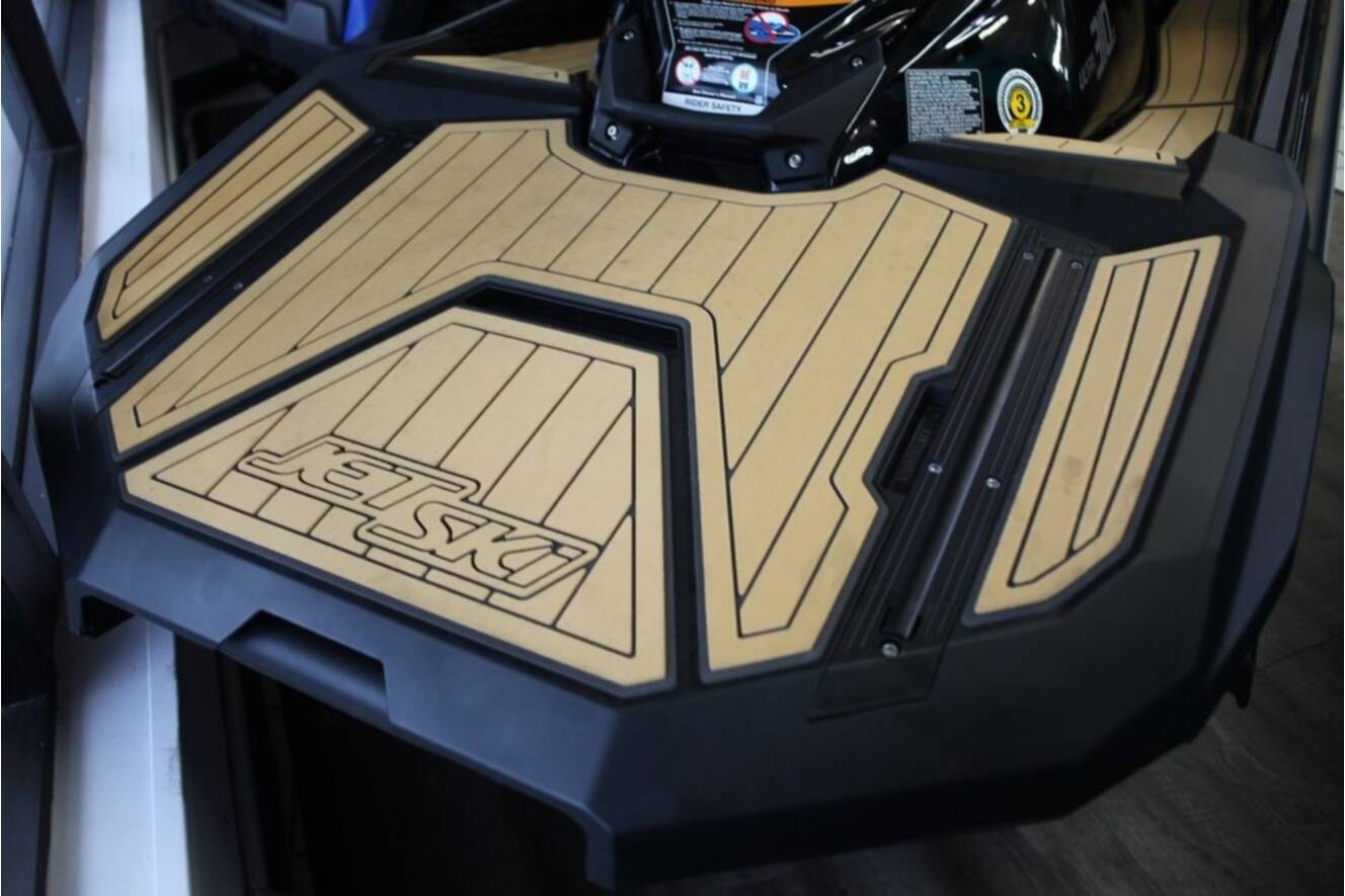 A photo of this 2026 Kawasaki Jet Ski® Ultra® 310 LX
