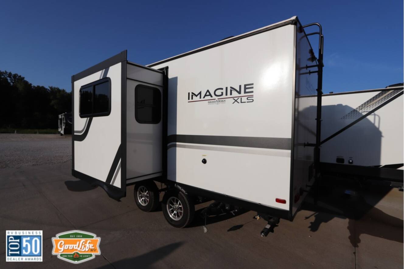 A photo of this 2025 Grand Design Imagine 17MKE