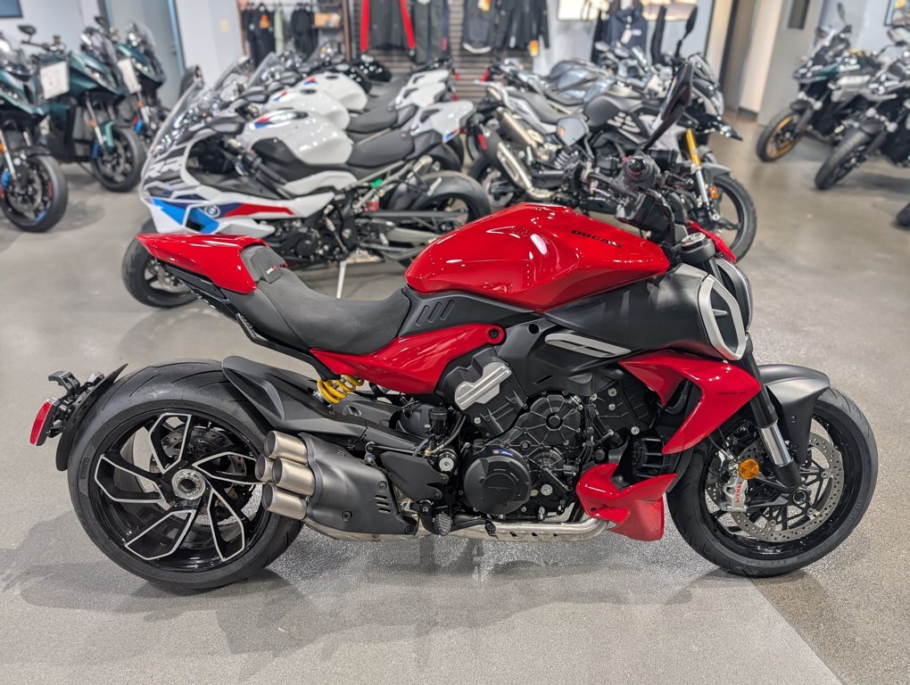 2026 Ducati Diavel V4 Red V4 in Greensboro, NC