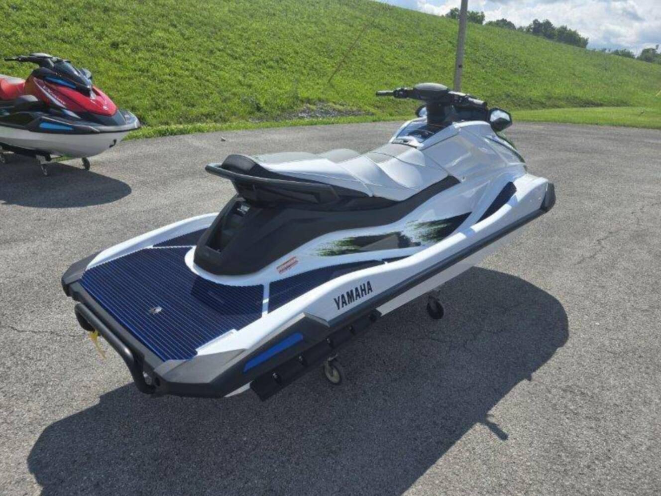A photo of this 2026 Yamaha Waverunner VX Deluxe