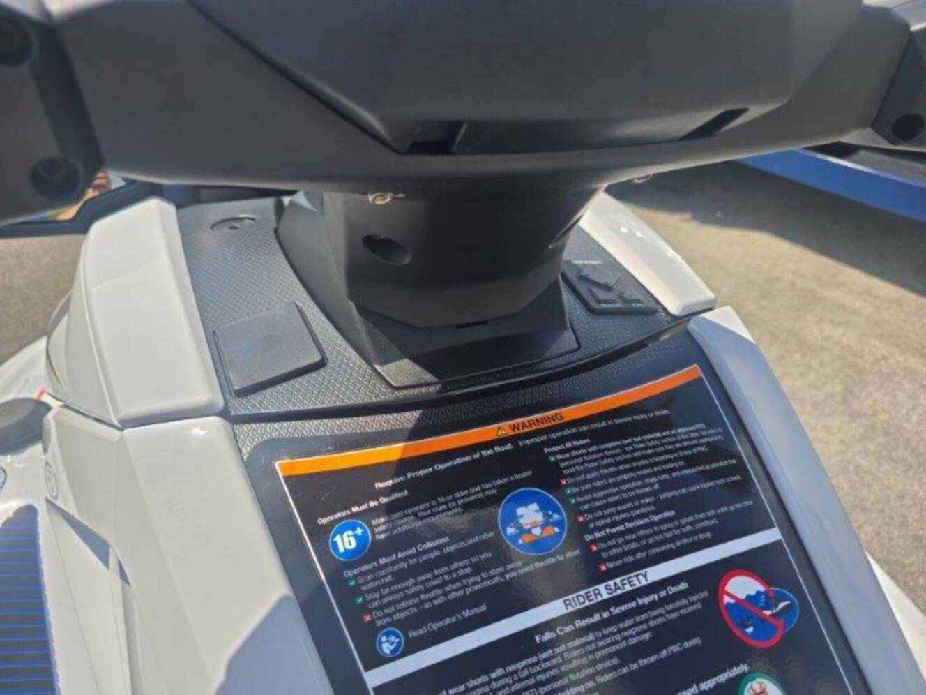 A photo of this 2026 Yamaha Waverunner VX Deluxe