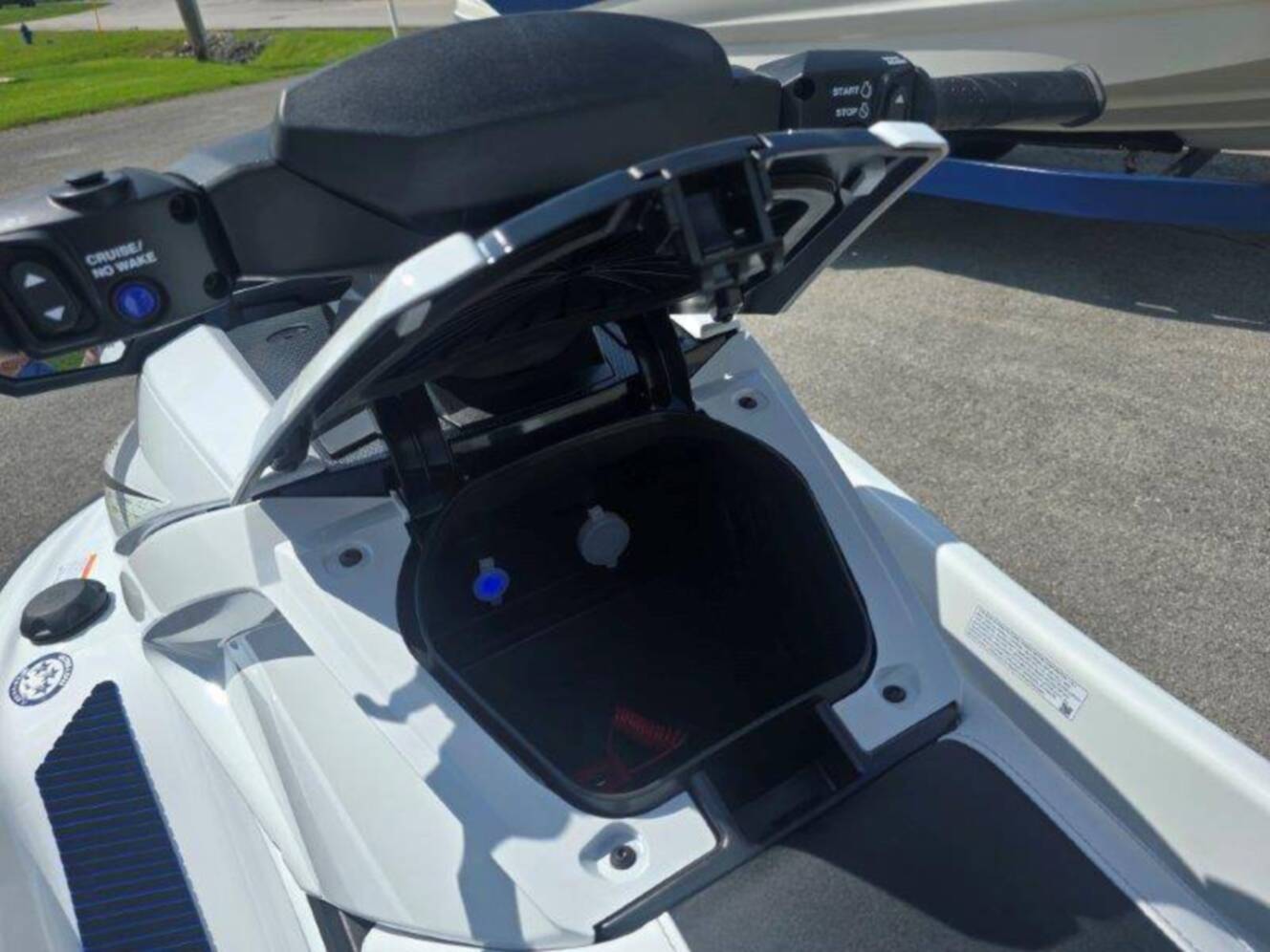 A photo of this 2026 Yamaha Waverunner VX Deluxe