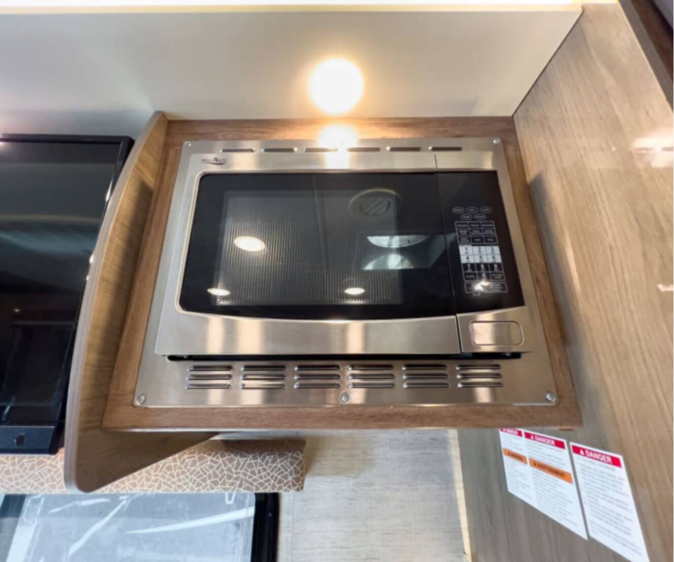 A photo of this 2021 Jayco MELBOURNE PRESTIGE 24RP