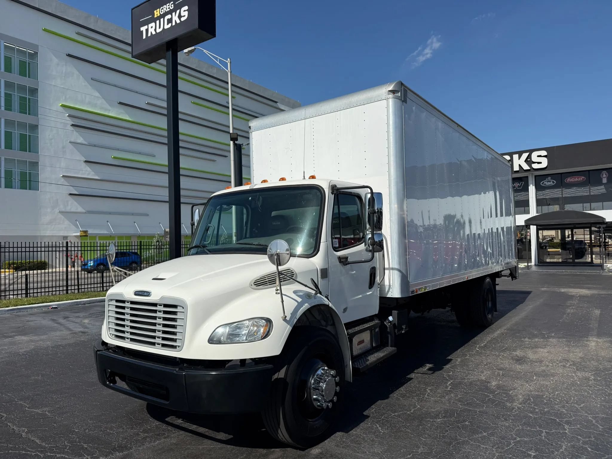 2018 FREIGHTLINER BUSINESS CLASS M2 106 in Miami, FL