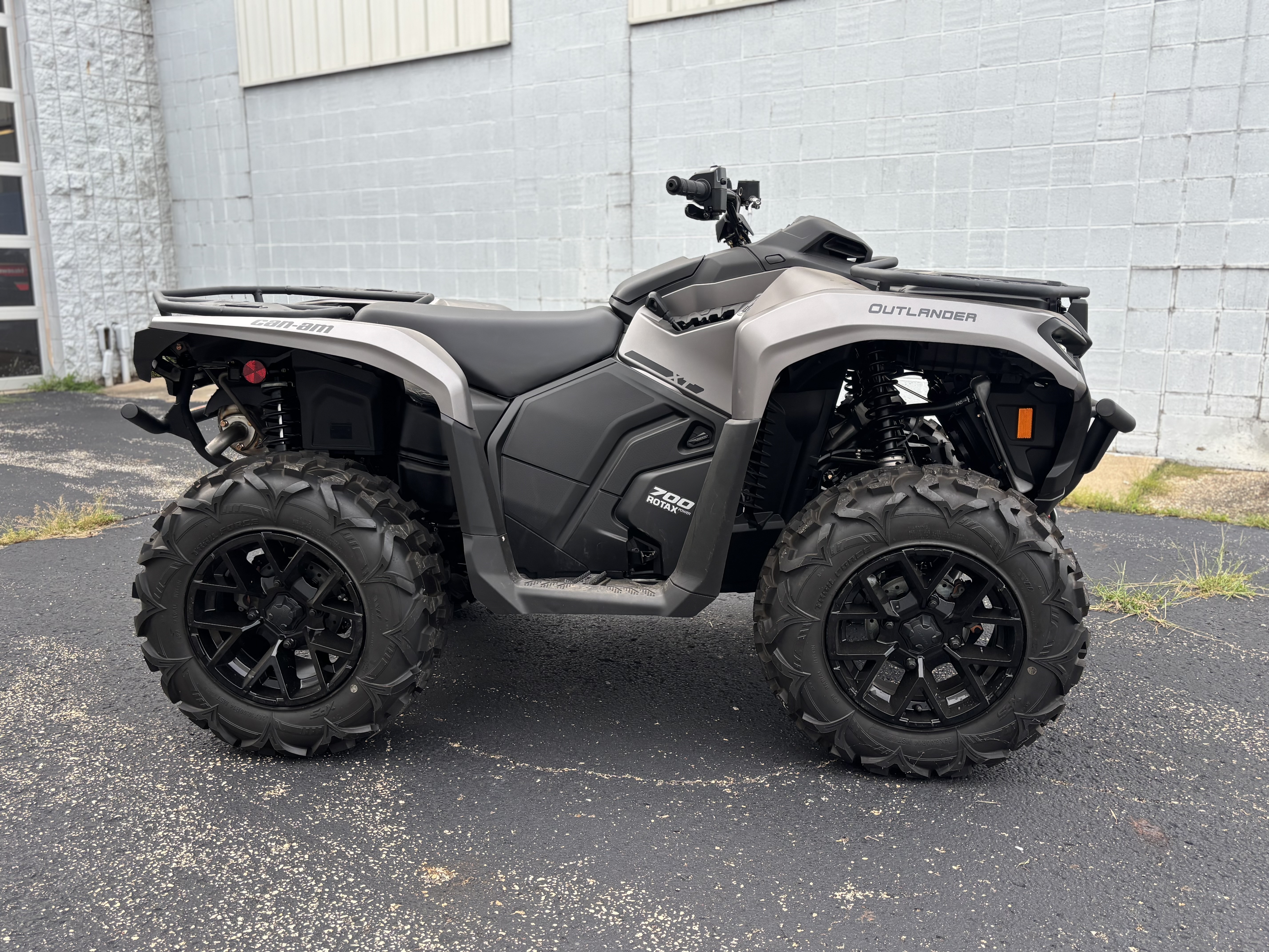 2025 Can-Am OUTLANDER XT 700 in peoria IL