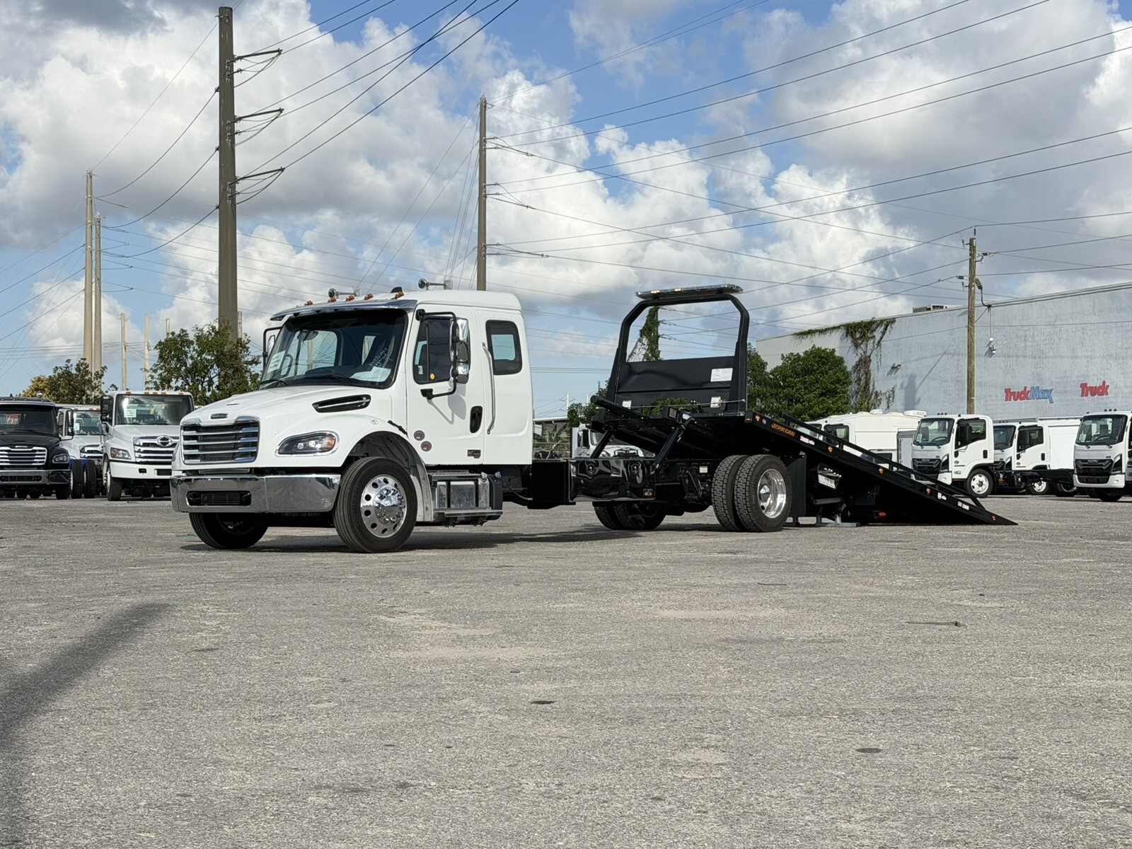 2027 Freightliner M2 106 Extended Cab in Miami, FL