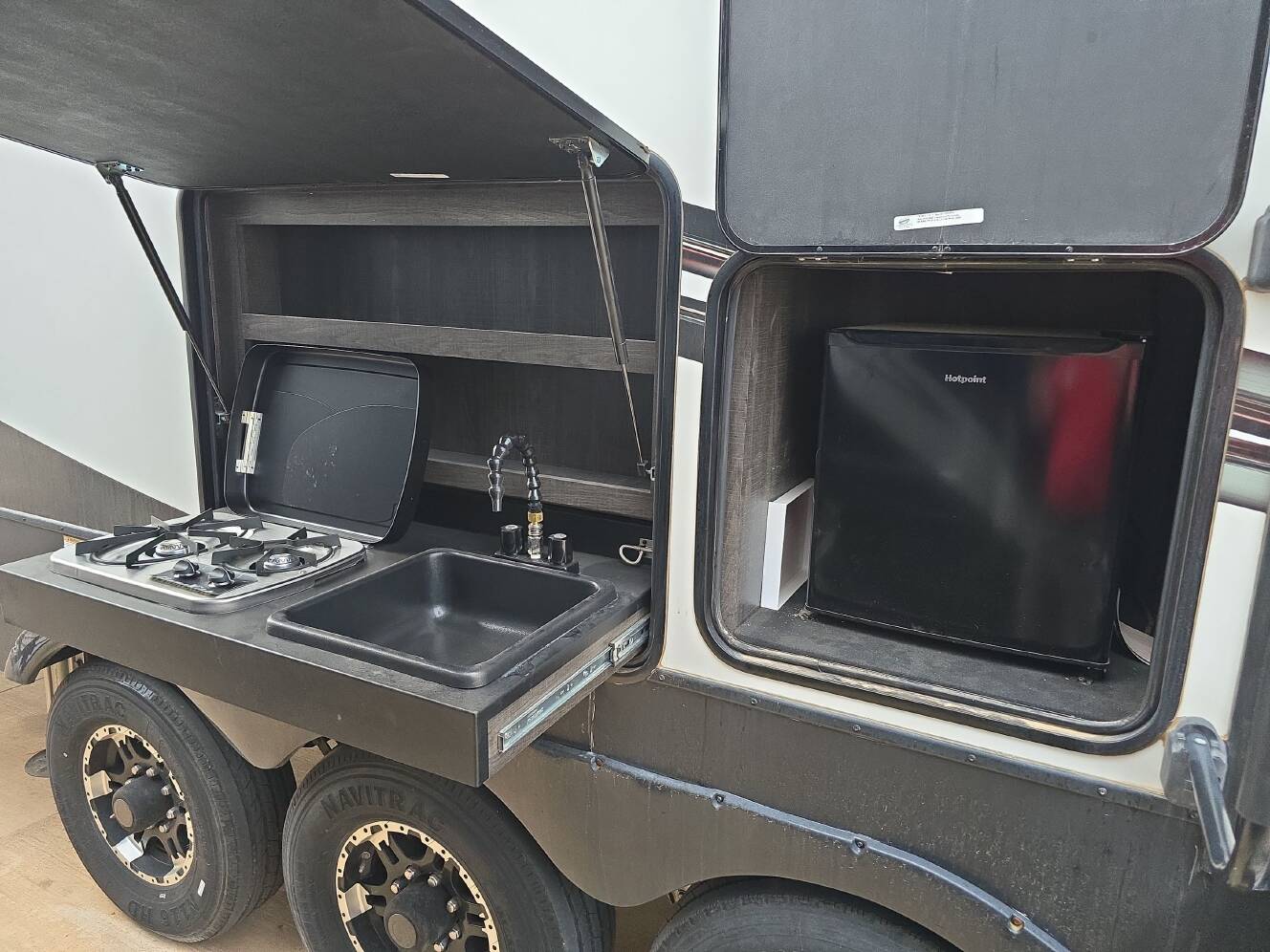 A photo of this 2021 Heartland ROAD WARRIOR 414RW