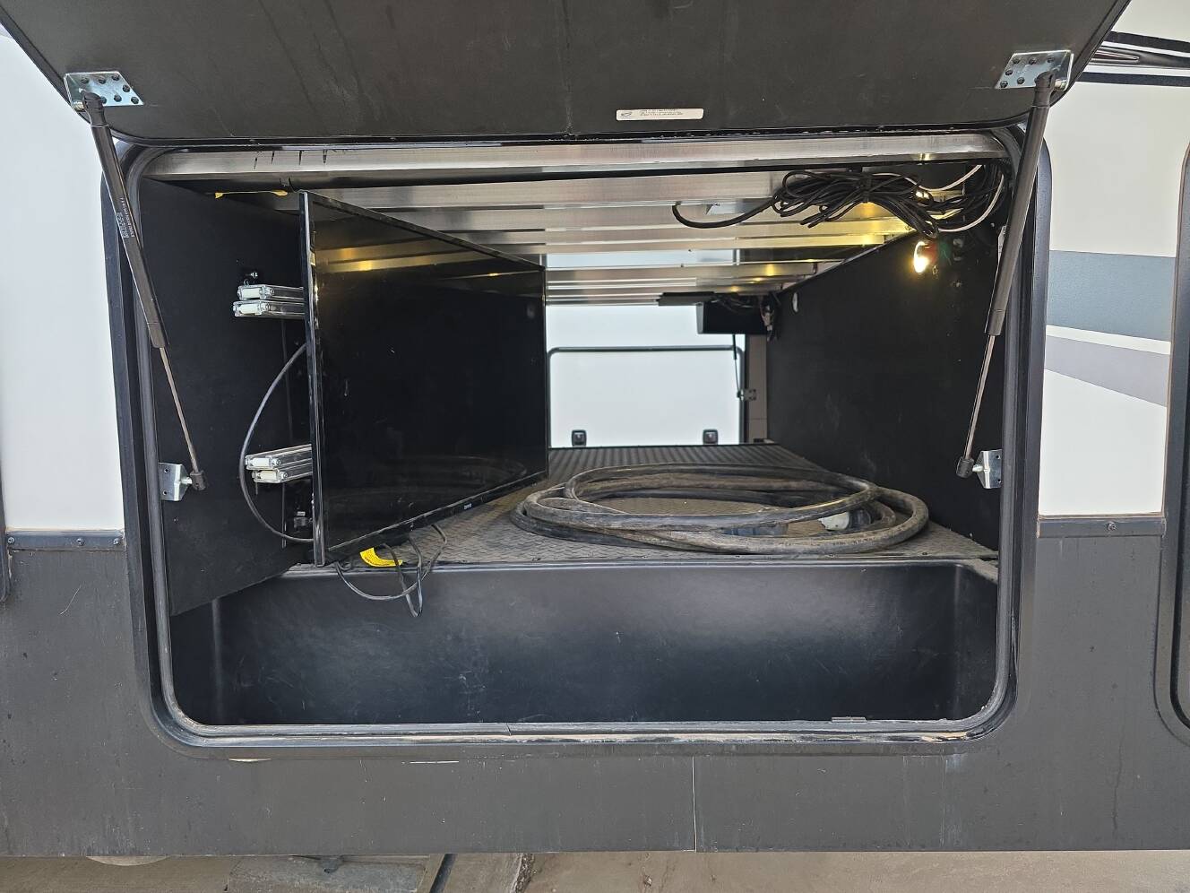 A photo of this 2021 Heartland ROAD WARRIOR 414RW