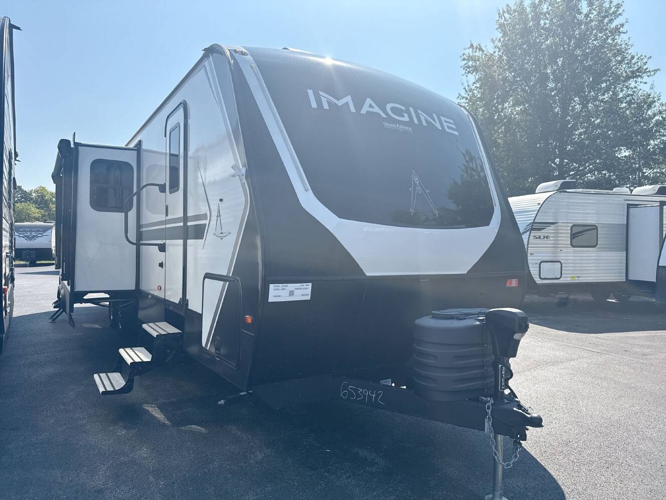A photo of this 2025 Grand Design IMAGINE 3210BH