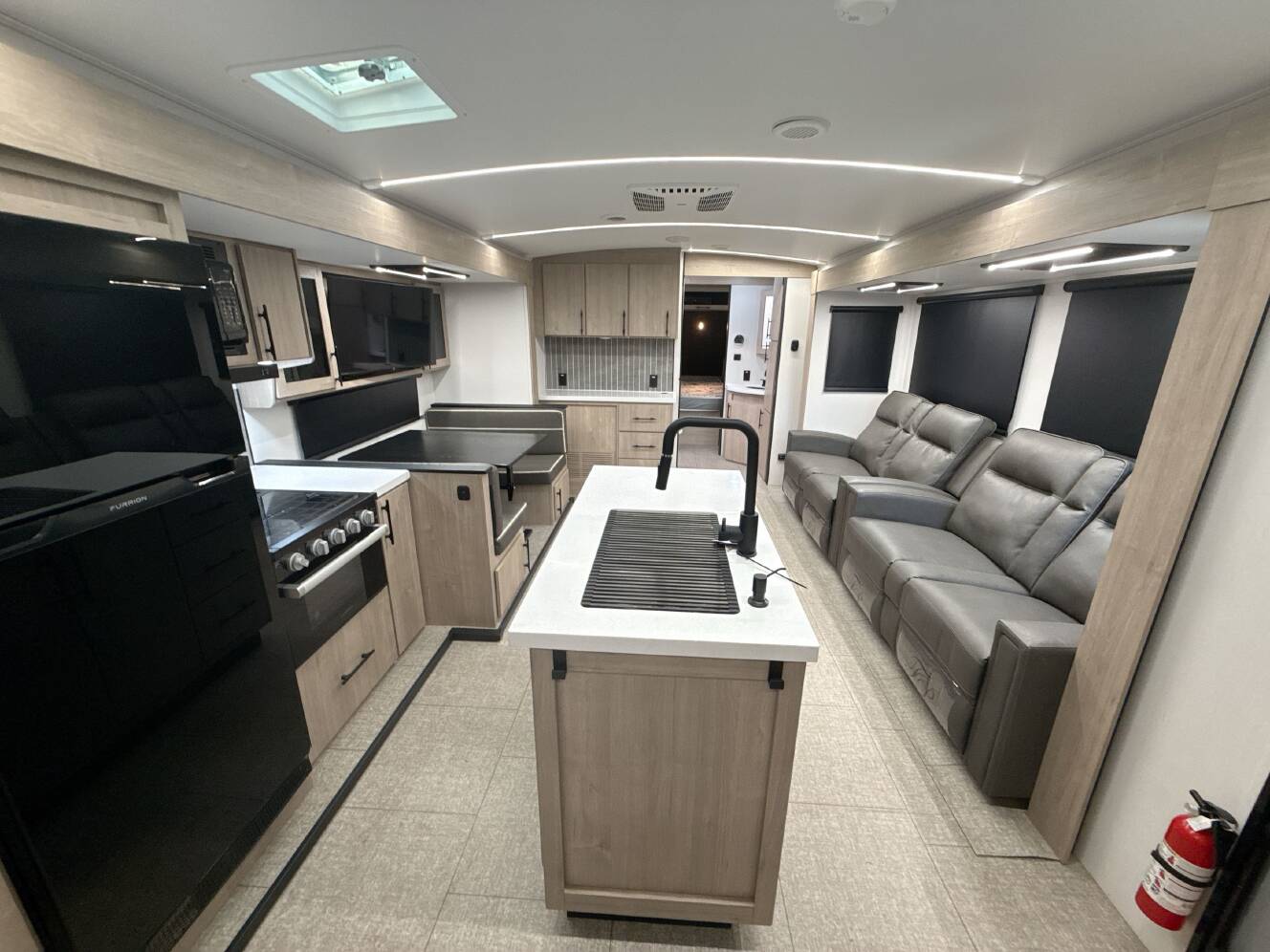 A photo of this 2025 Grand Design IMAGINE 3210BH