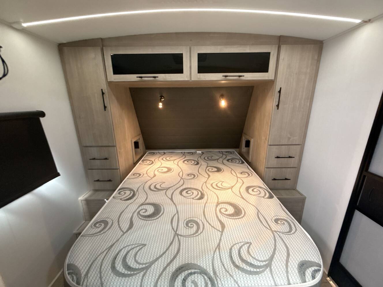 A photo of this 2025 Grand Design IMAGINE 3210BH
