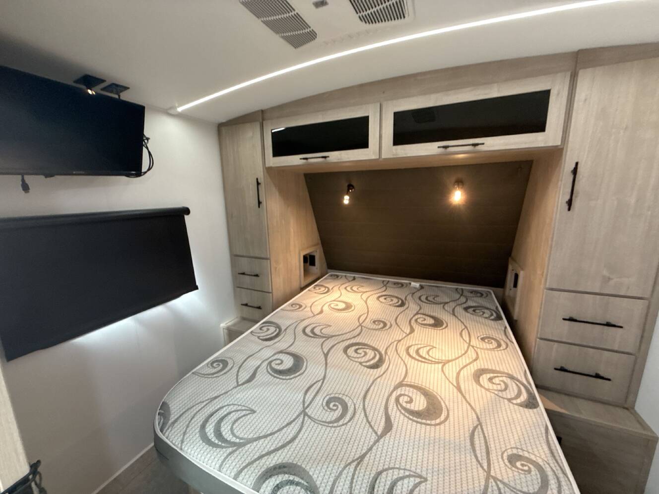 A photo of this 2025 Grand Design IMAGINE 3210BH