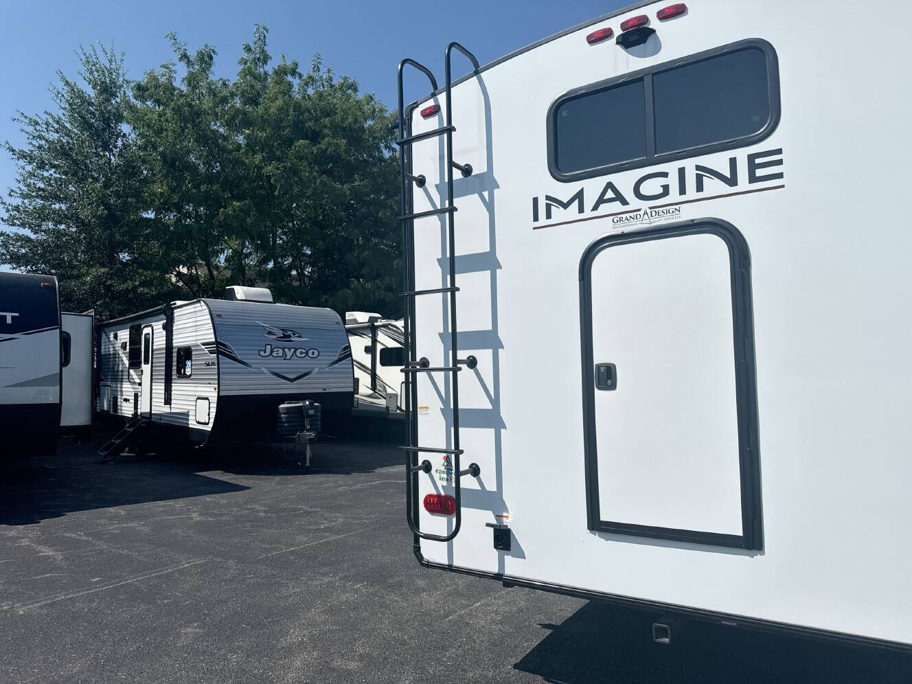 A photo of this 2025 Grand Design IMAGINE 3210BH
