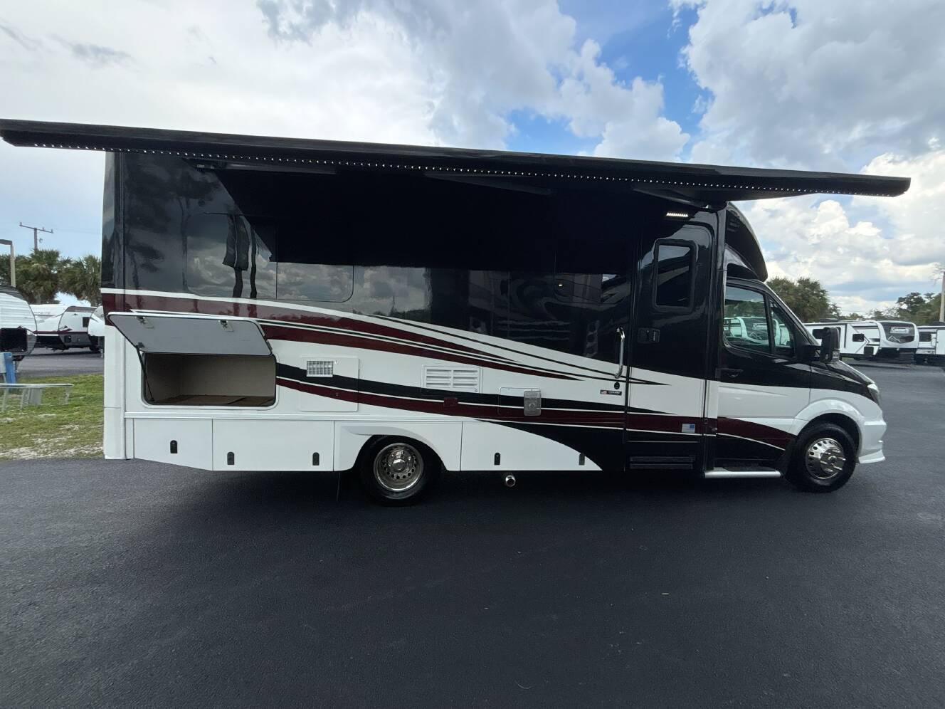 A photo of this 2016 Renegade Rv VILLAGIO 25RBS