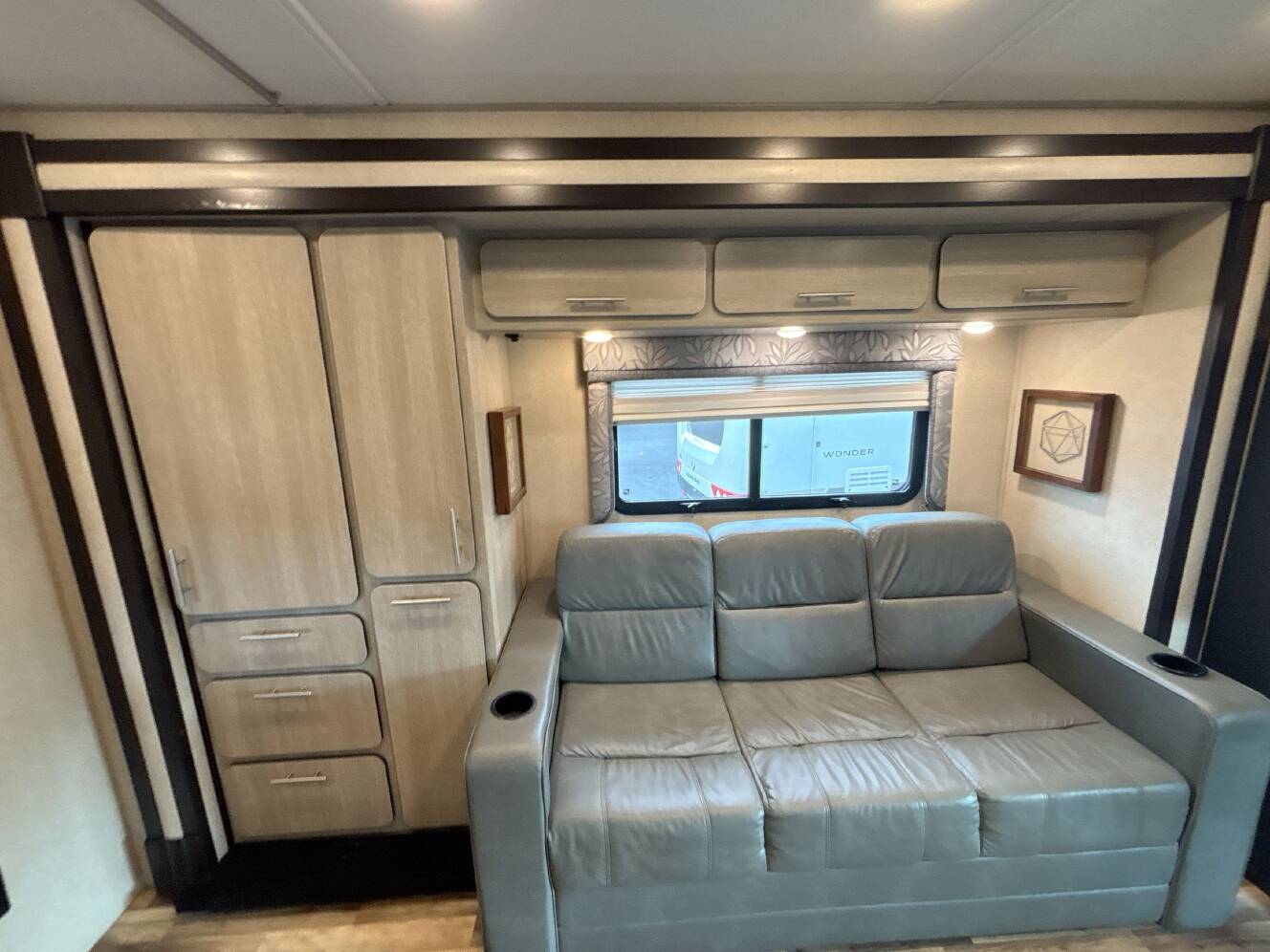 A photo of this 2016 Renegade Rv VILLAGIO 25RBS