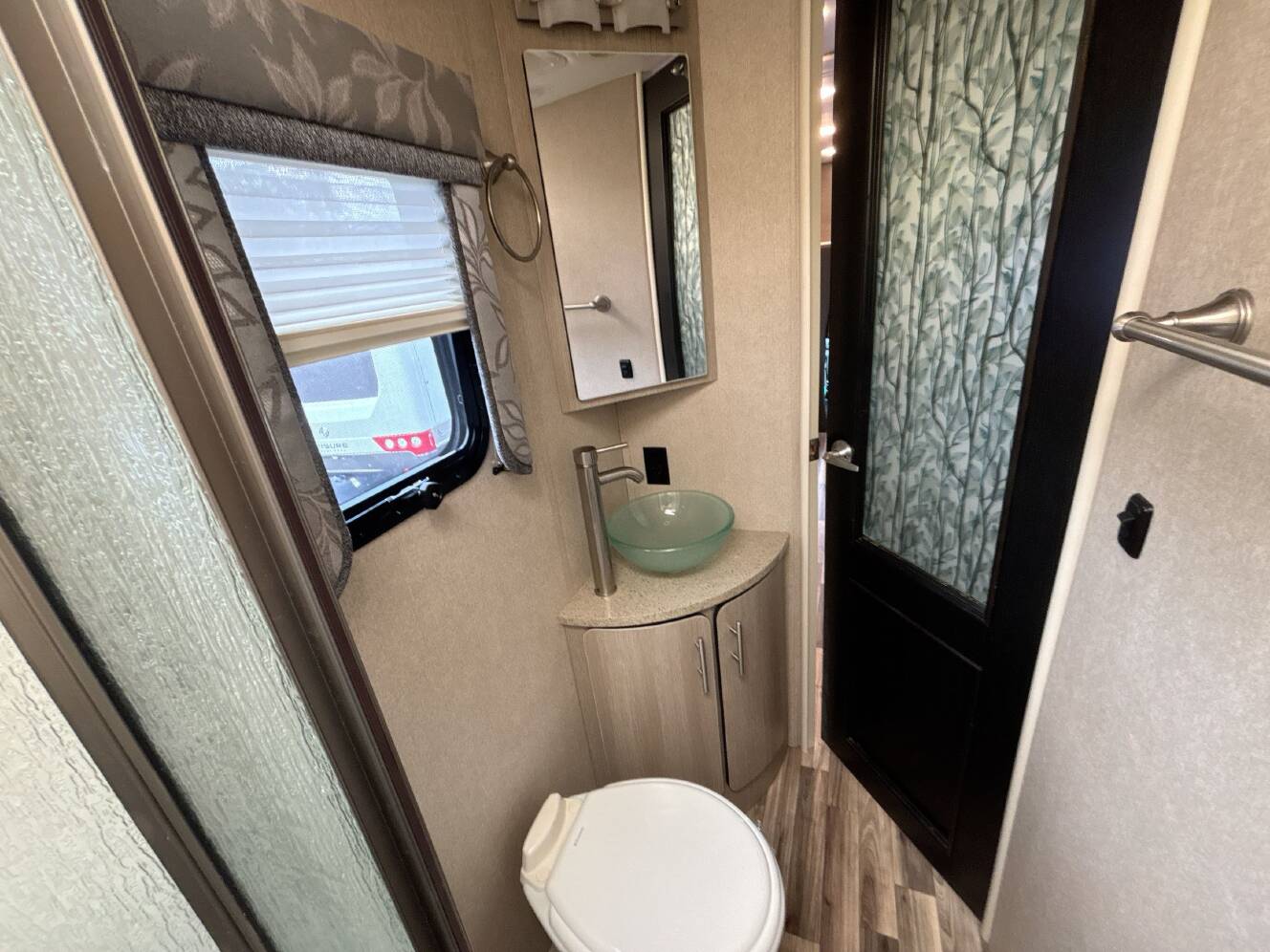 A photo of this 2016 Renegade Rv VILLAGIO 25RBS