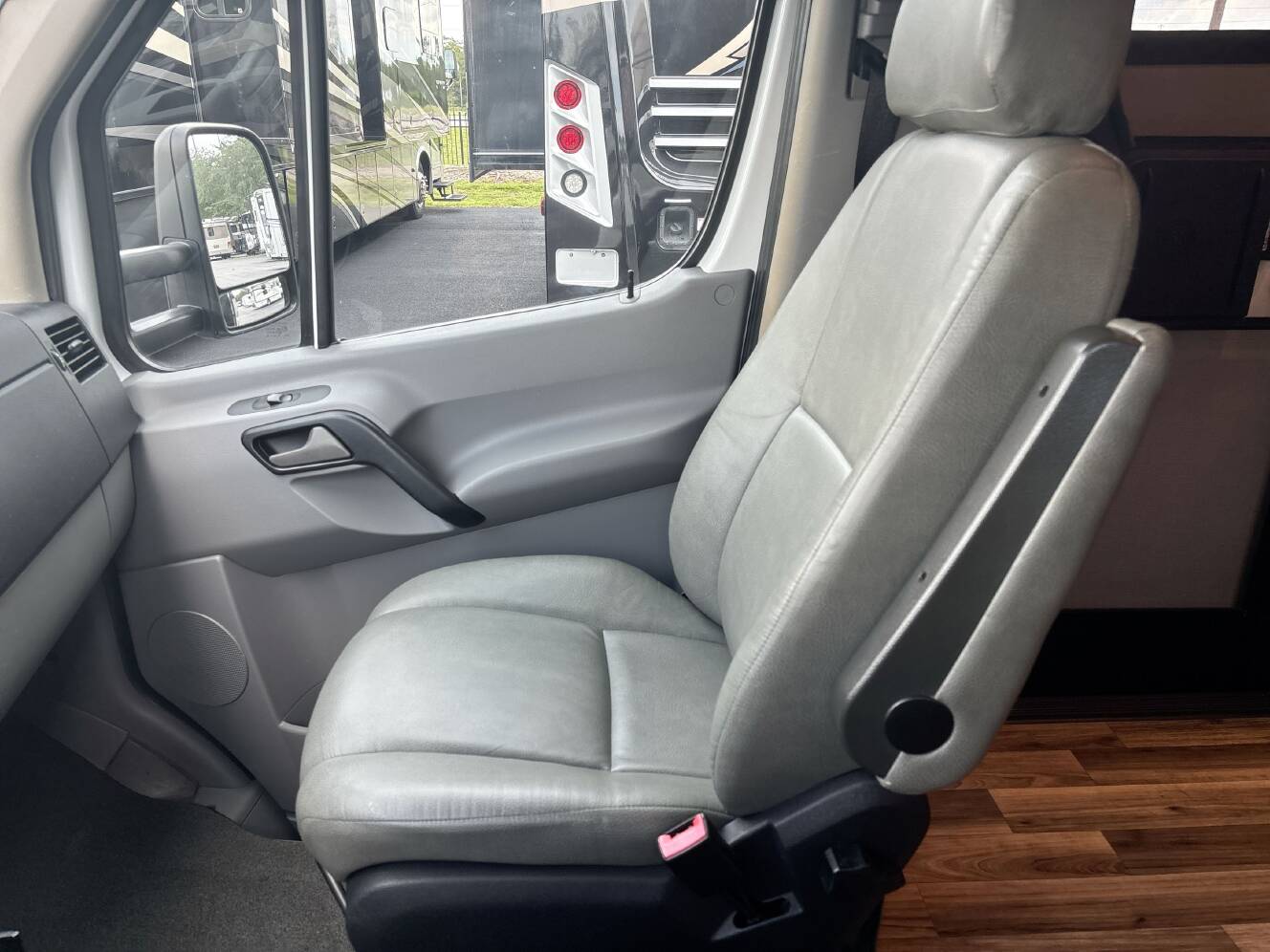 A photo of this 2016 Renegade Rv VILLAGIO 25RBS