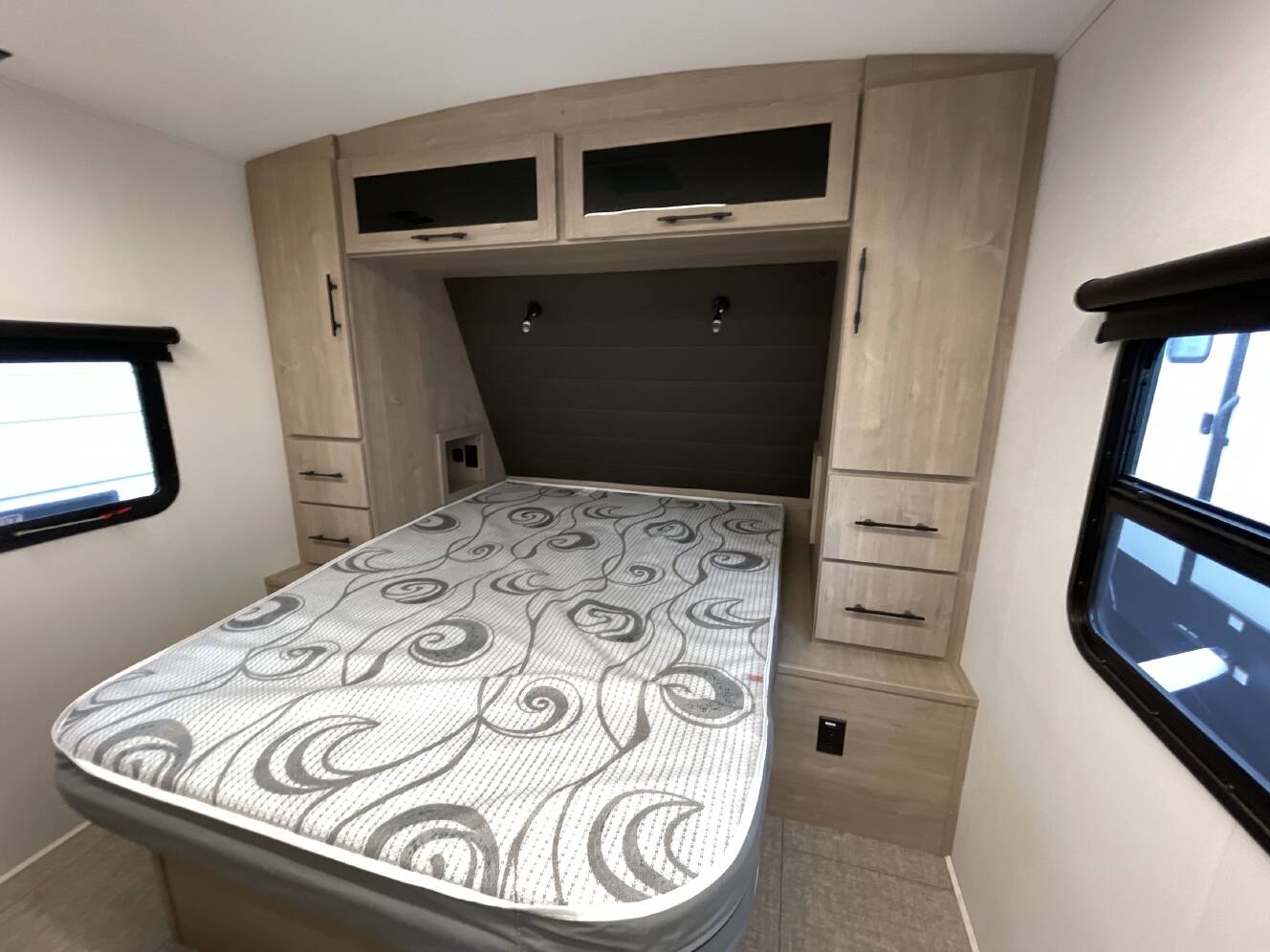 A photo of this 2025 Grand Design IMAGINE 2670MK