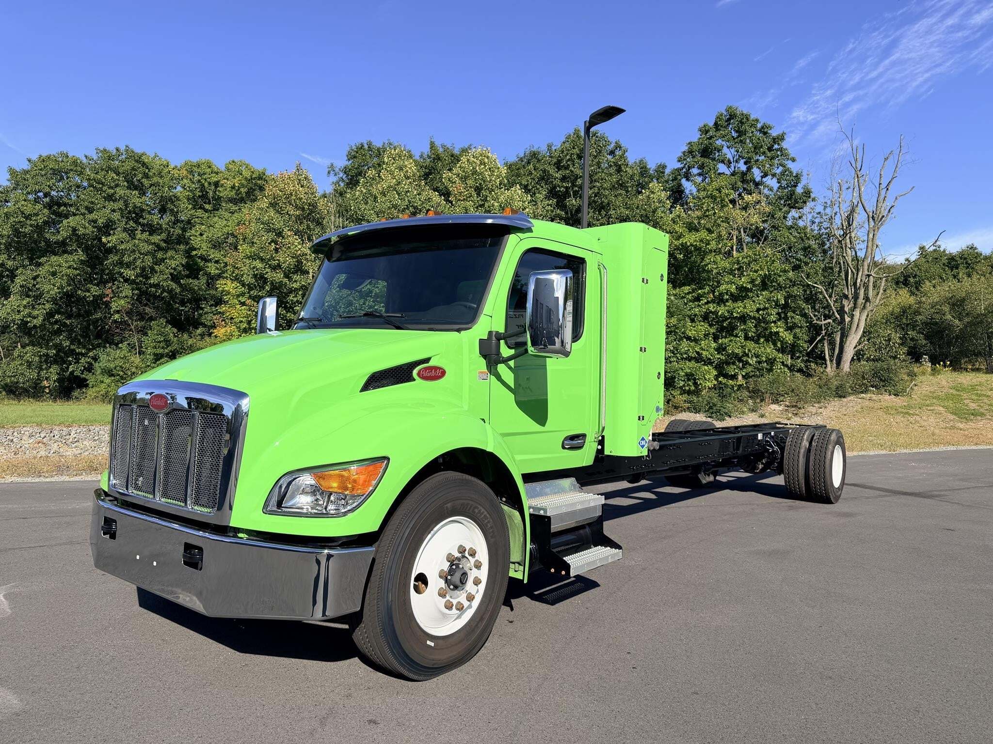 2024 PETERBILT 537 in Bartonsville, PA