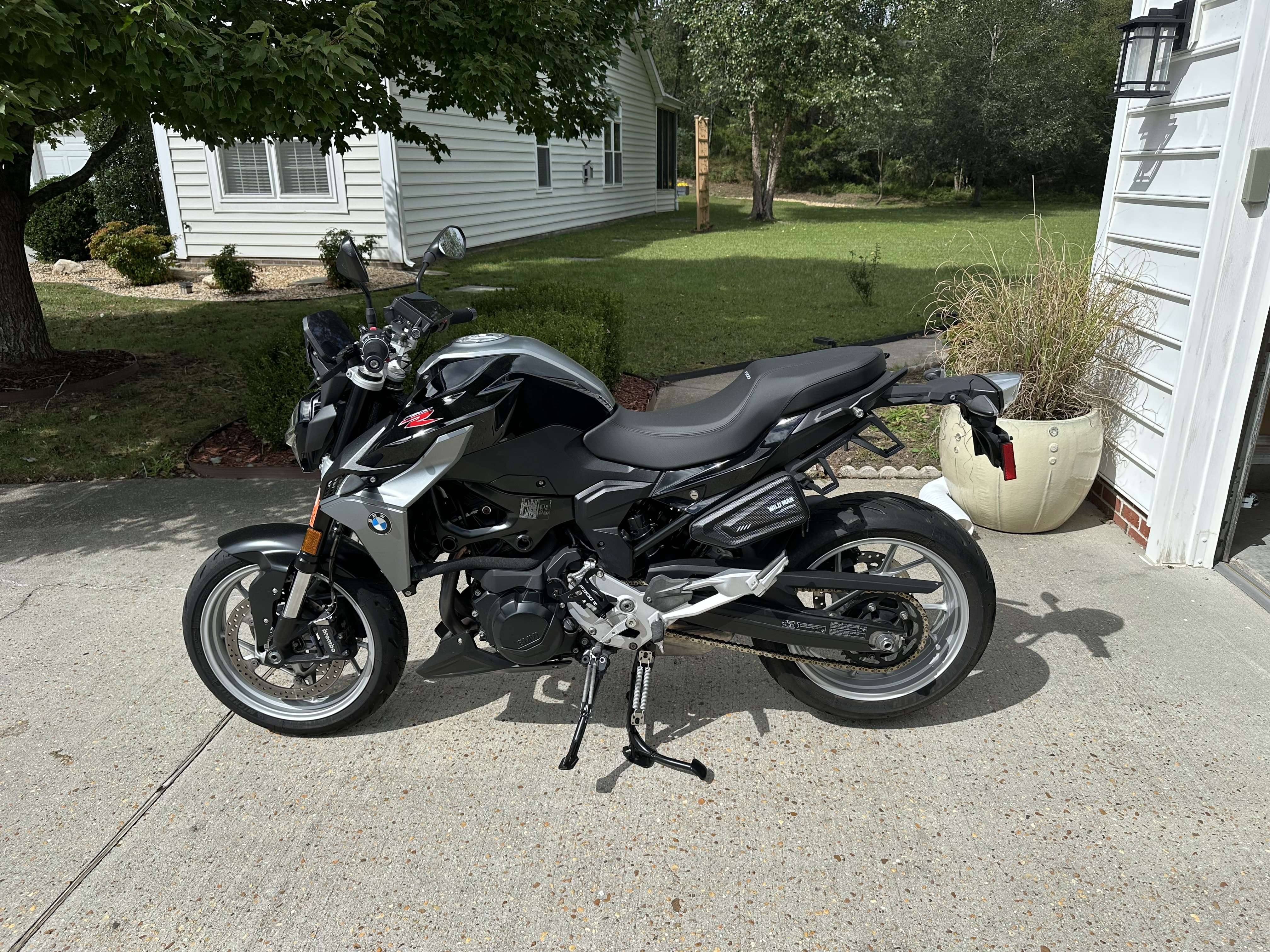 2021 BMW F 900 R 900 R in Williamsburg, VA