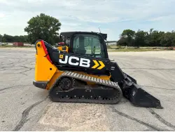 2022 JCB 3TS-8T AG