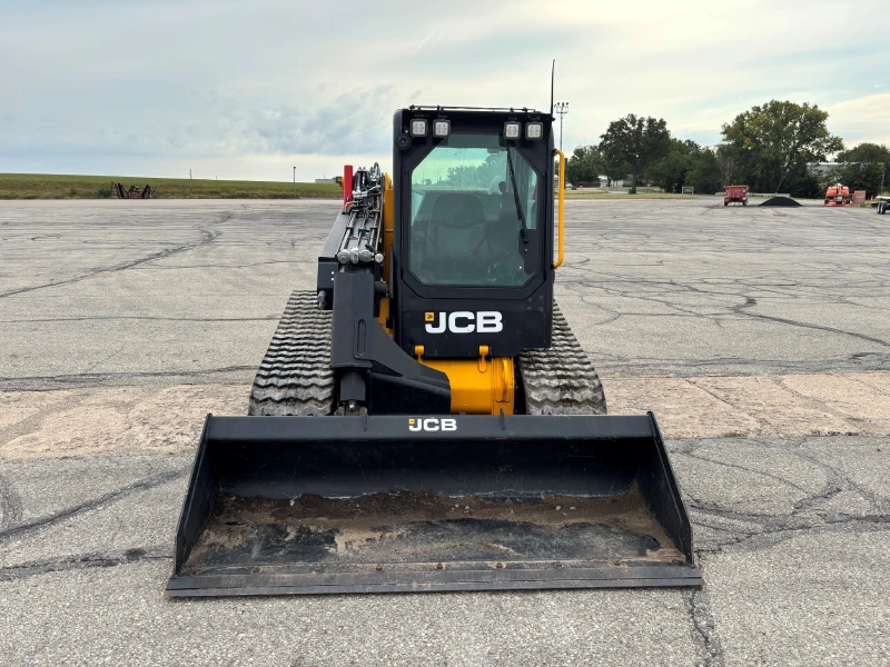 2022 JCB 3TS-8T AG