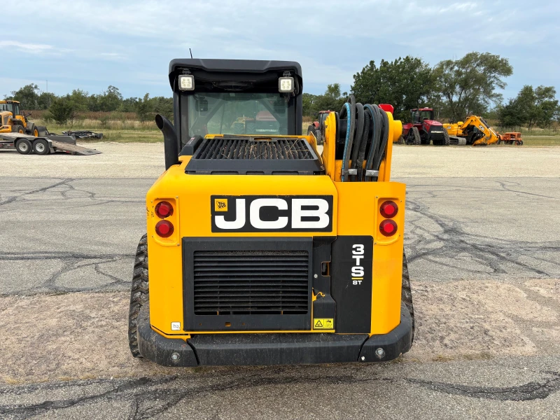 2022 JCB 3TS-8T AG