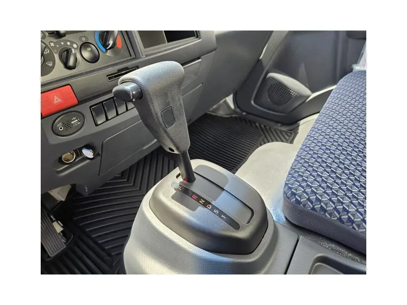 2026 ISUZU NPR HD