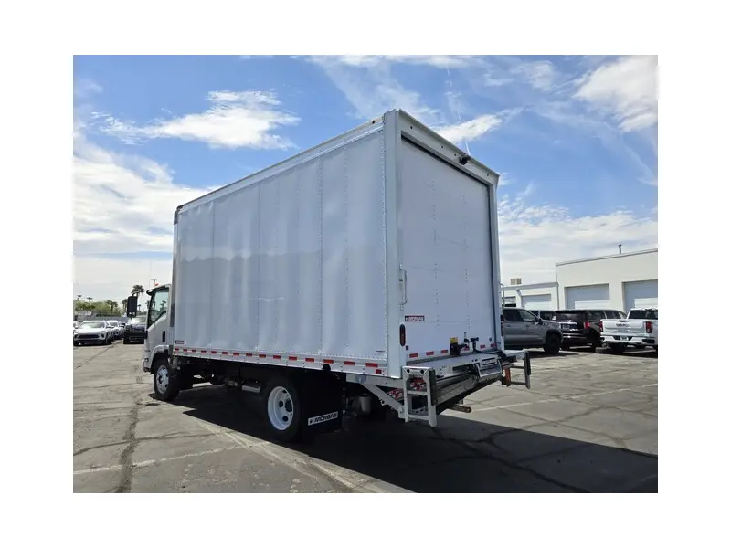 2026 ISUZU NPR HD