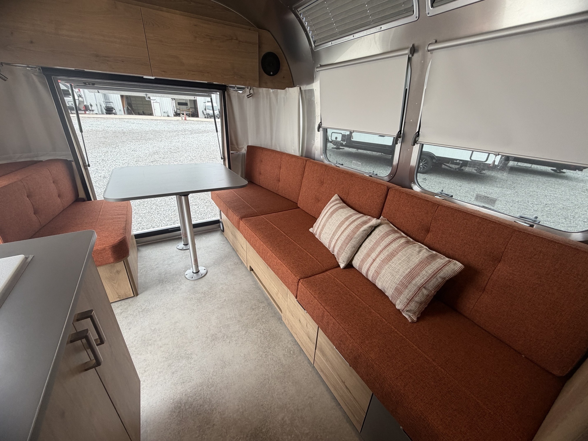 2027 Airstream Trade Wind 27FB Twin in tanner AL