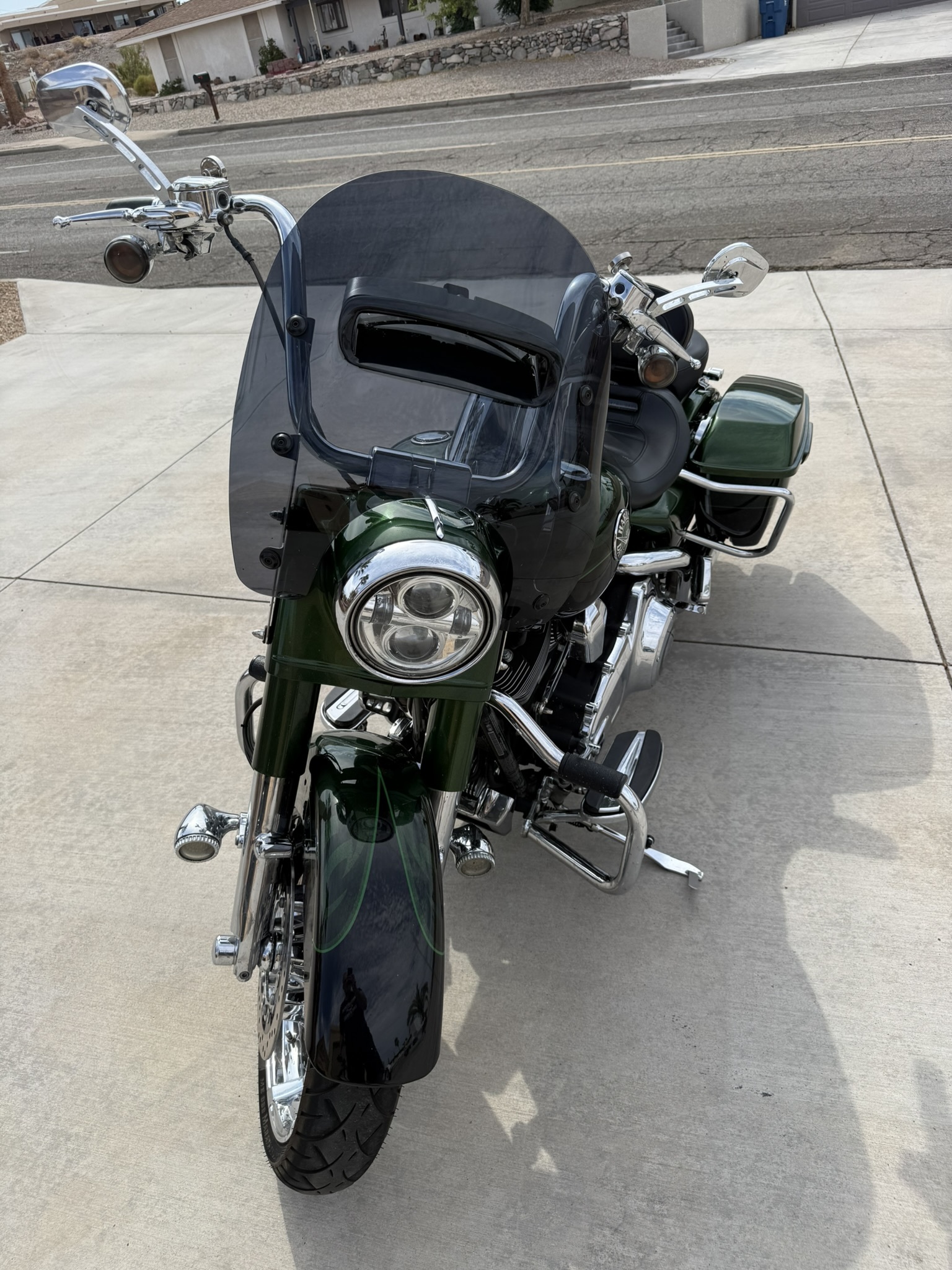 2014 Harley-Davidson ROAD KING CVO in lake havasu city AZ