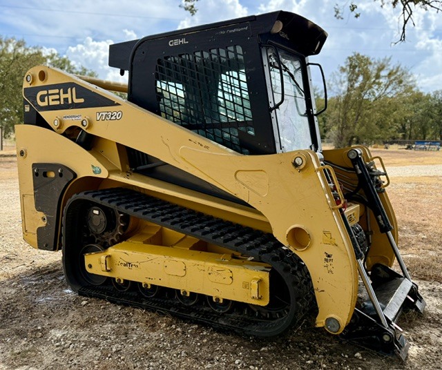 2021 GEHL VT320 in Hico, TX