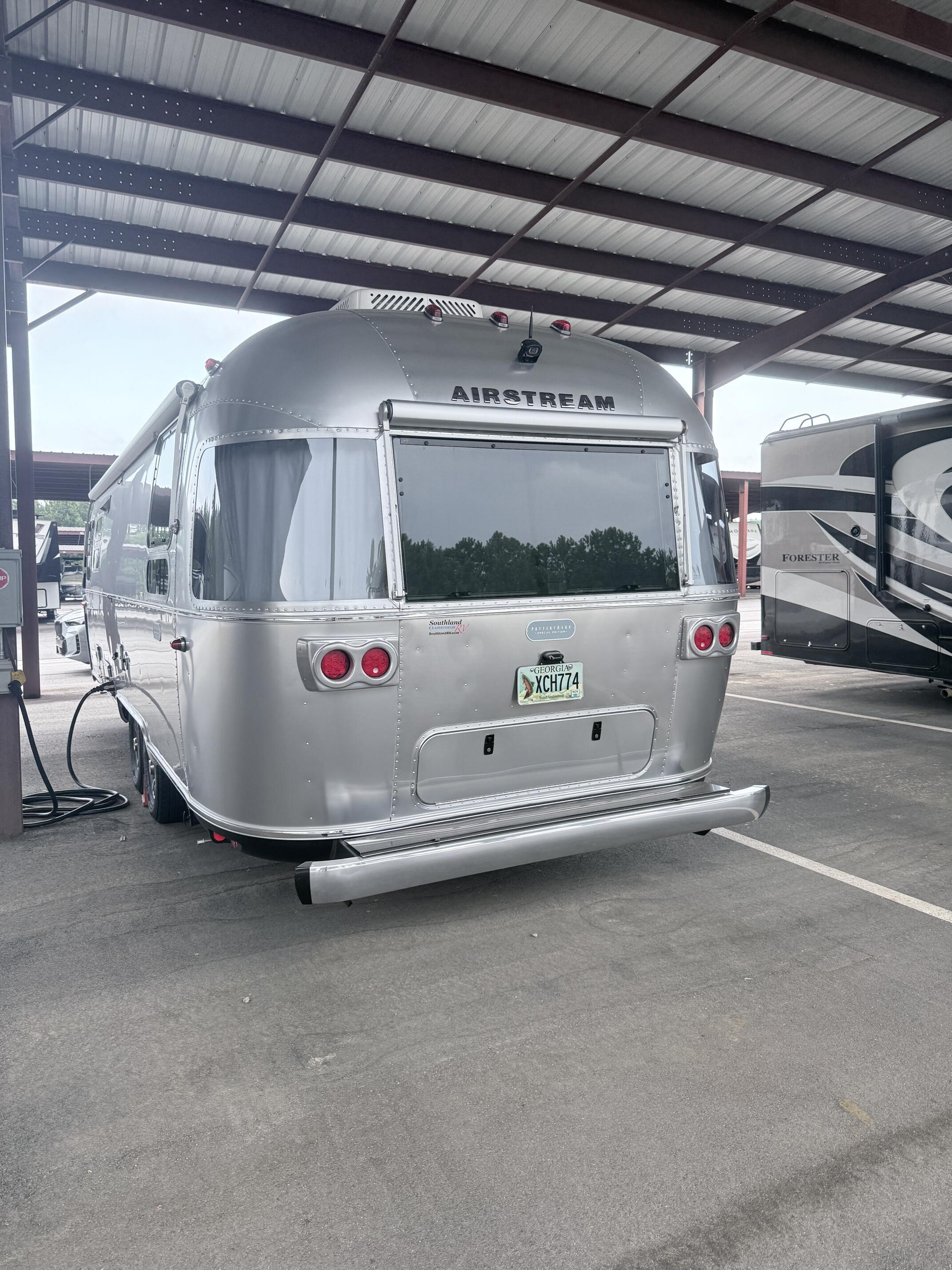 2023 Airstream POTTERY BARN SPECIAL EDITION 28RBQ in braselton GA
