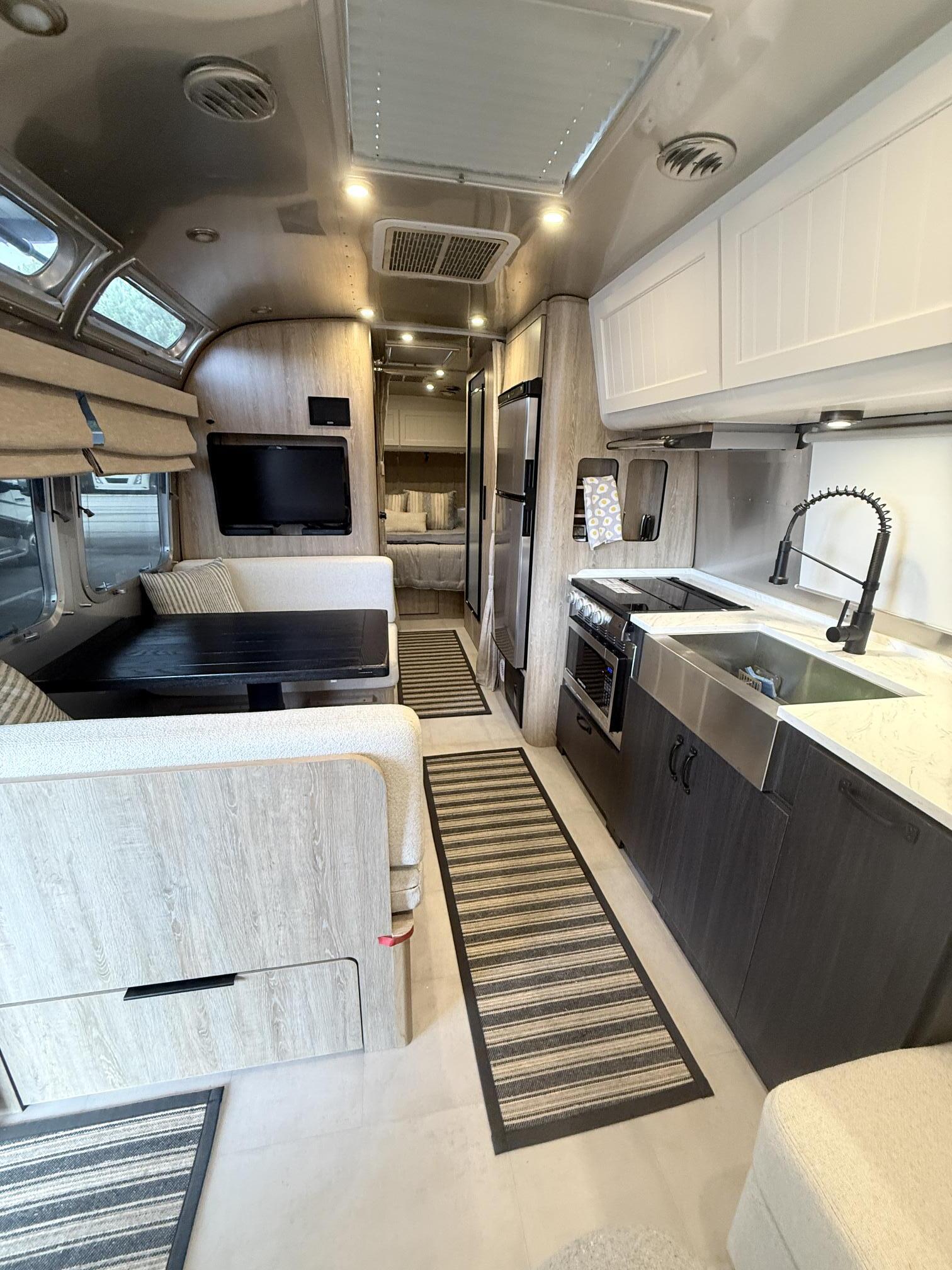 2023 Airstream POTTERY BARN SPECIAL EDITION 28RBQ in braselton GA