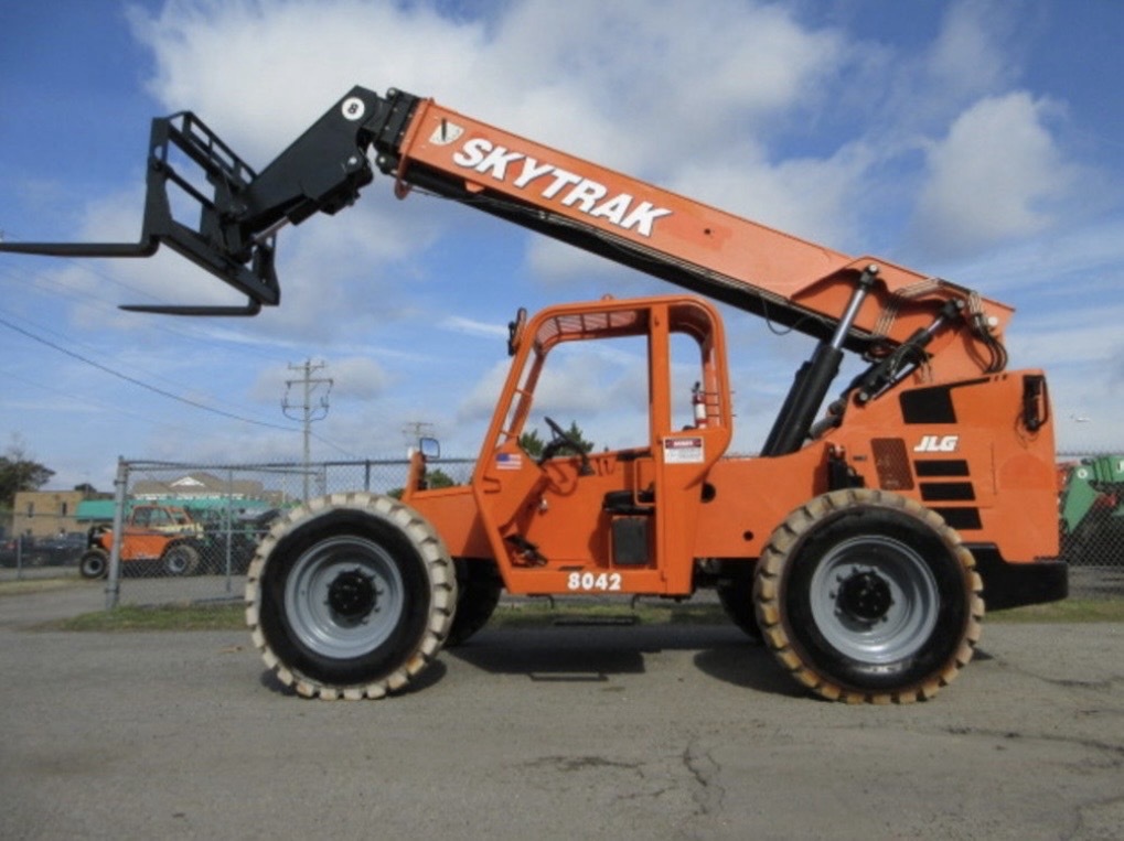 2017 SKYTRAK 8042 in Virginia Beach, VA