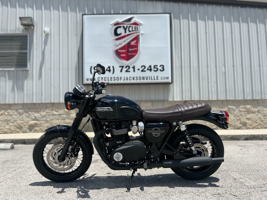 2026 Triumph Bonneville T120 Black Jet black BLACK in Jacksonville, FL