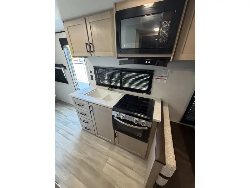 2026 HEARTLAND PROWLER 2100QB