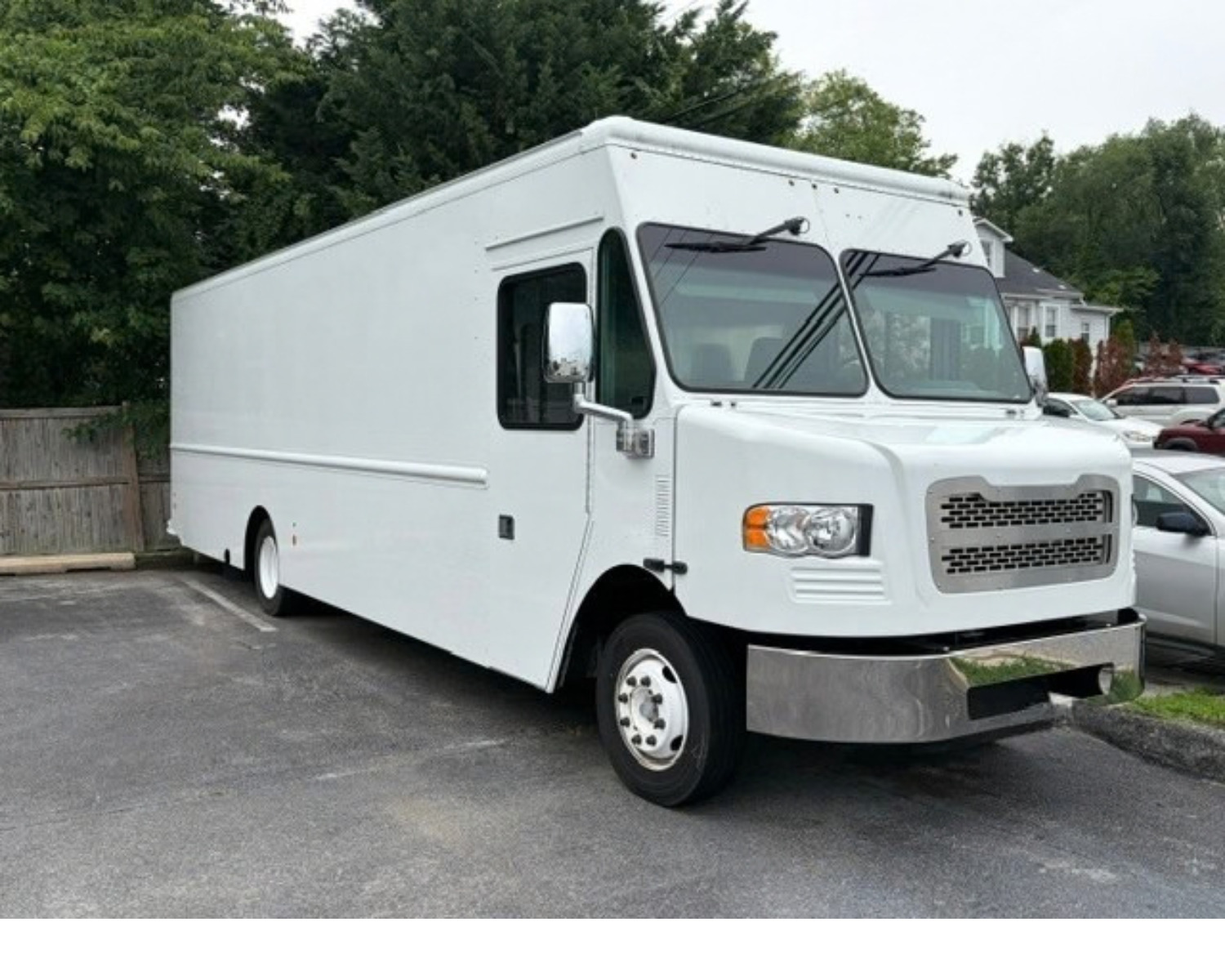 2021 FREIGHTLINER CHASSIS in Holt, MO