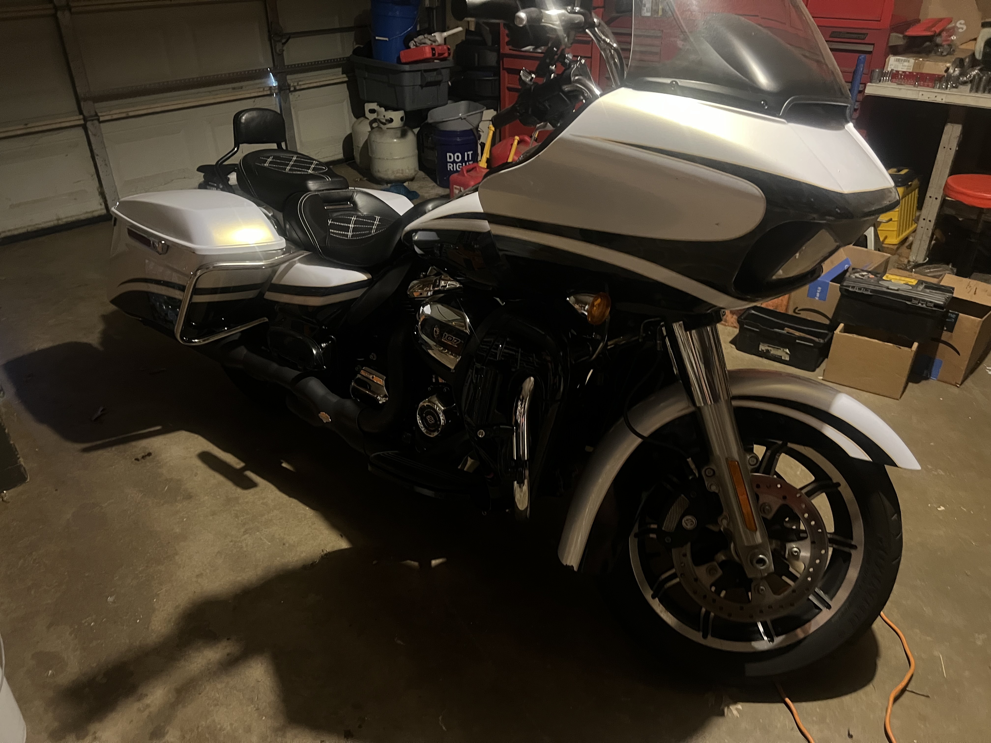 2017 Harley-Davidson ROAD GLIDE® CUSTOM BASE BASE in Moore, OK