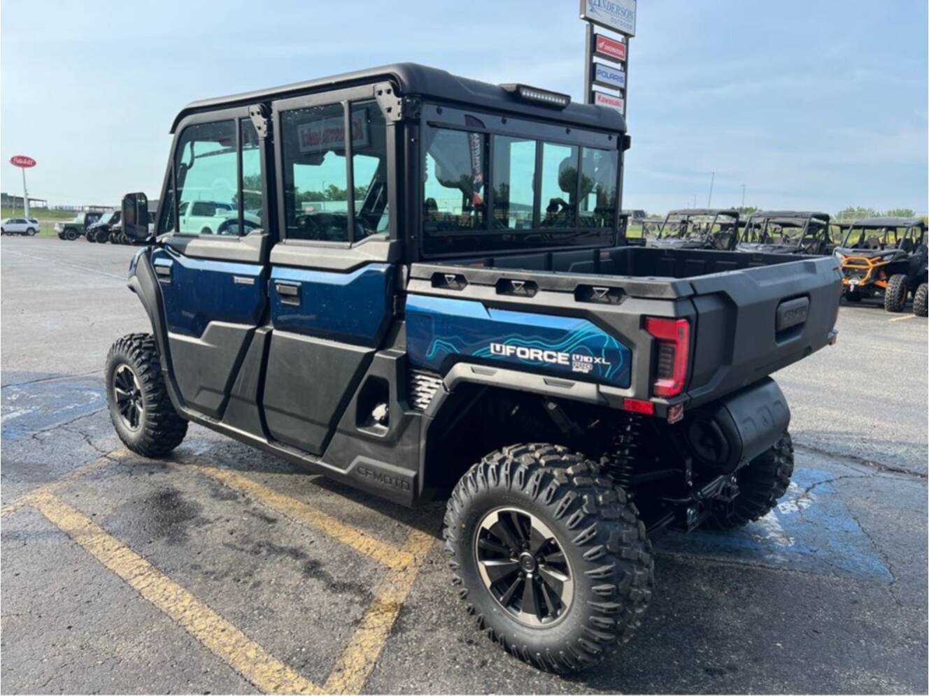 A photo of this 2027 CFMOTO UFORCE U10 XL PRO HIGHLAND EPS CF1000UZ-8LK-EPS